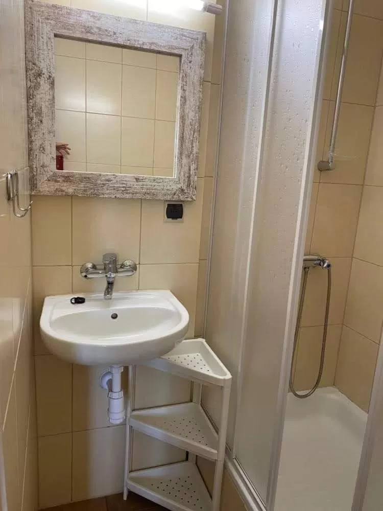 Shower in Pod Jeleńcem