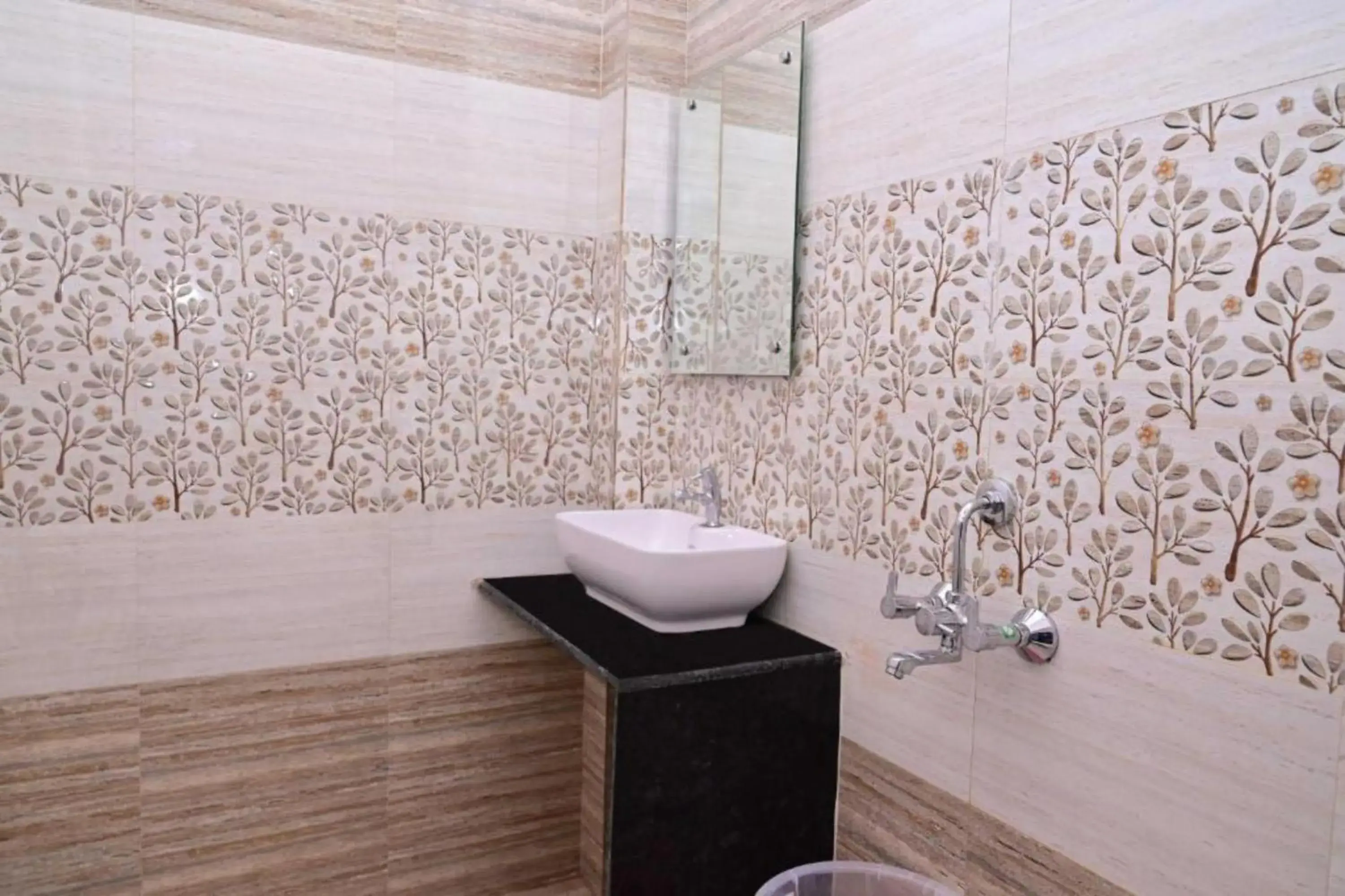 Shower, Bathroom in Goroomgo Nath Palace Varanasi
