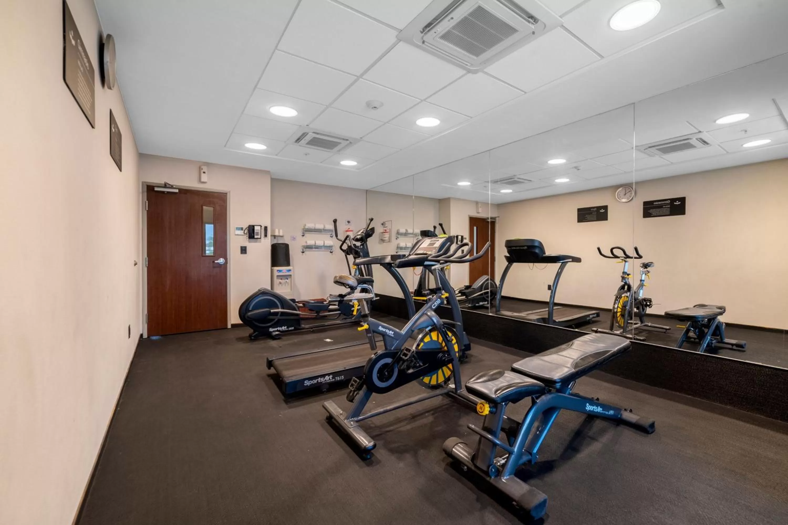 Fitness centre/facilities in City Express Plus by Marriott Guadalajara Palomar