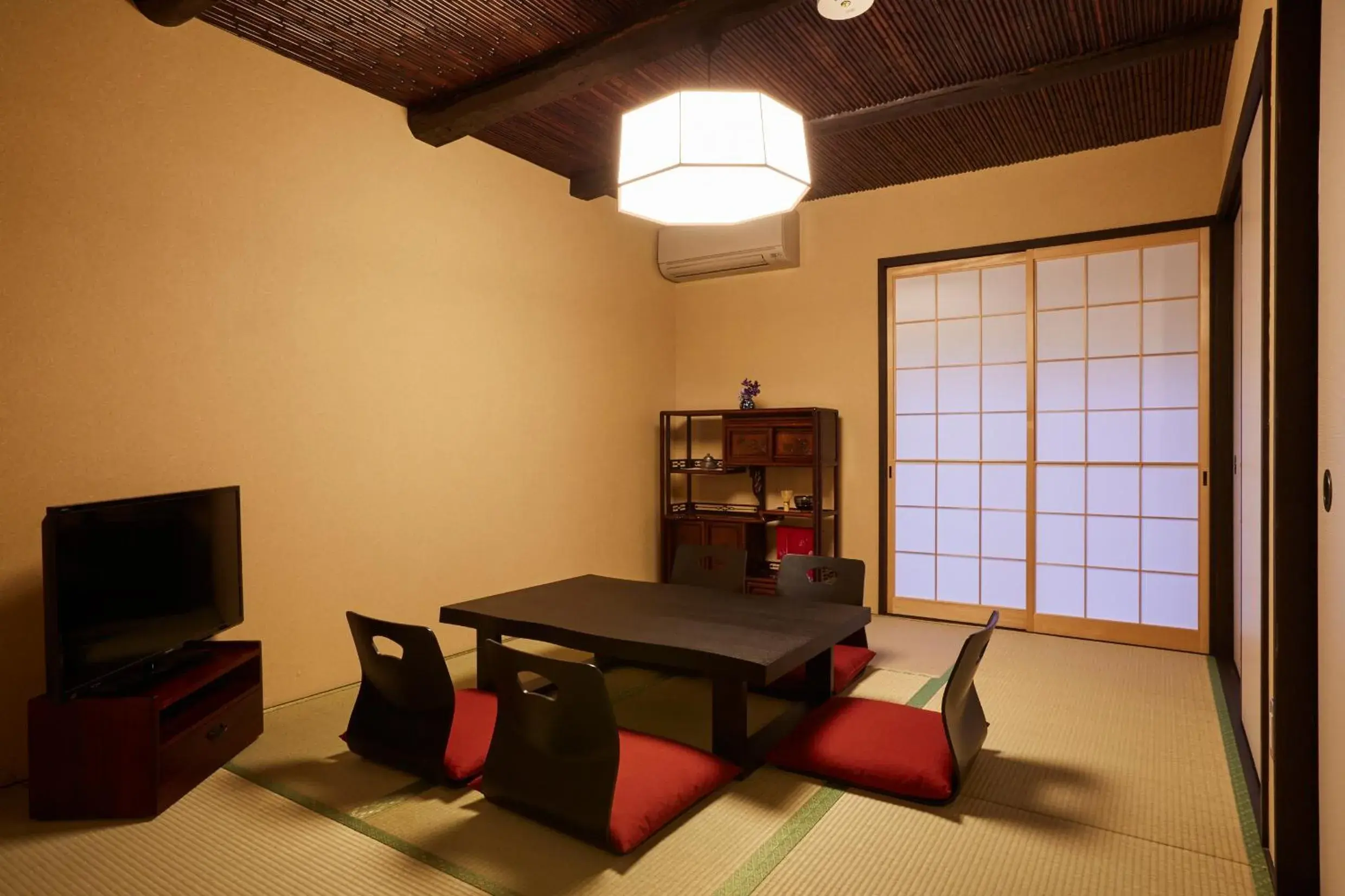 Living room, Lounge/Bar in Rinn Kujofujinoki West