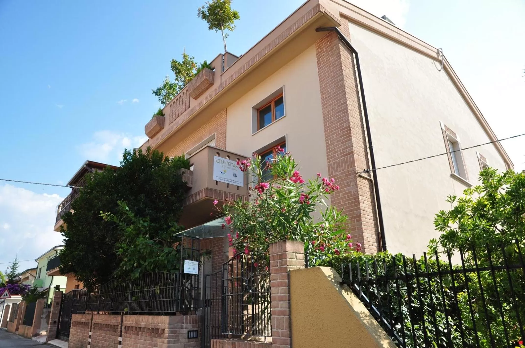 Facade/entrance, Property Building in Domus Primavera