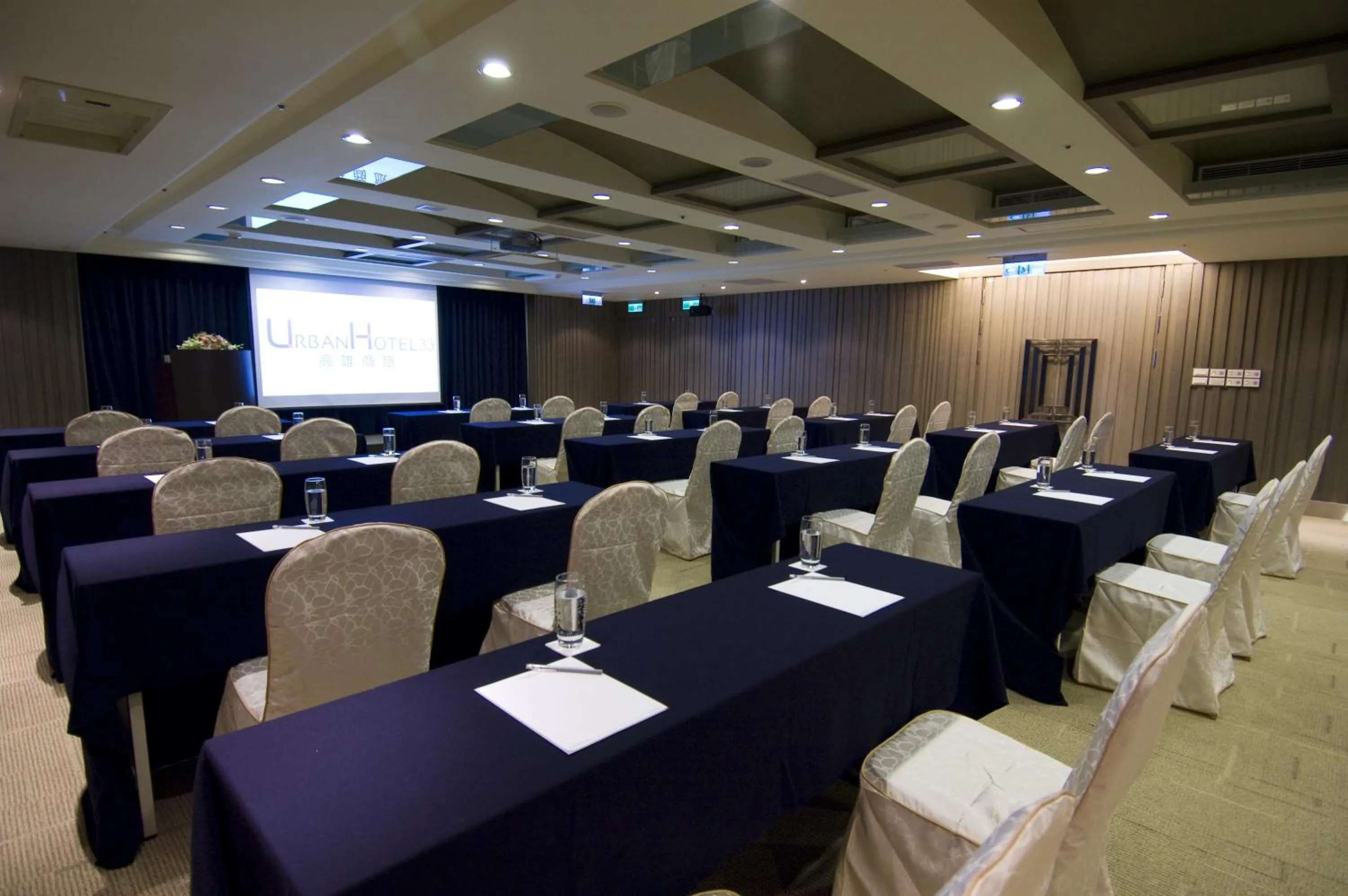 Meeting/conference room in Urban Hotel33