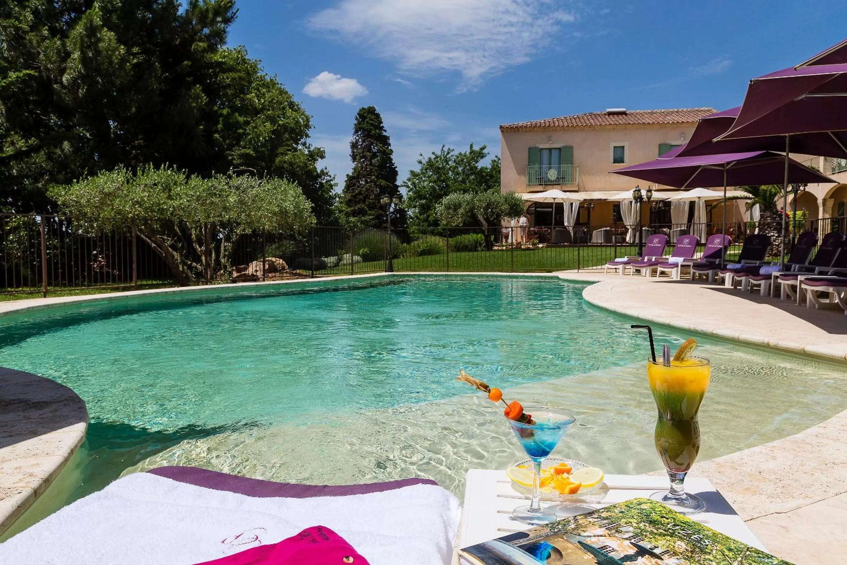 Swimming pool in Hotel Restaurant Le Clos De Pradines