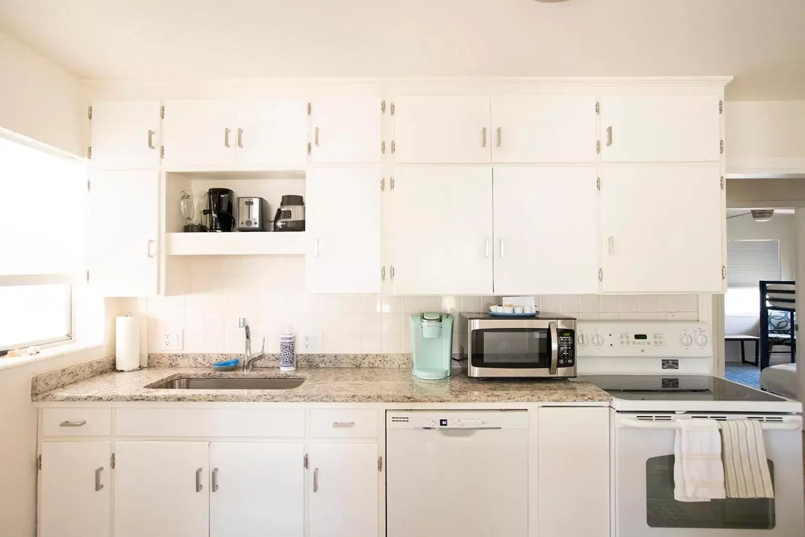 Kitchen/Kitchenette in Casa Limonada Boutique Motel