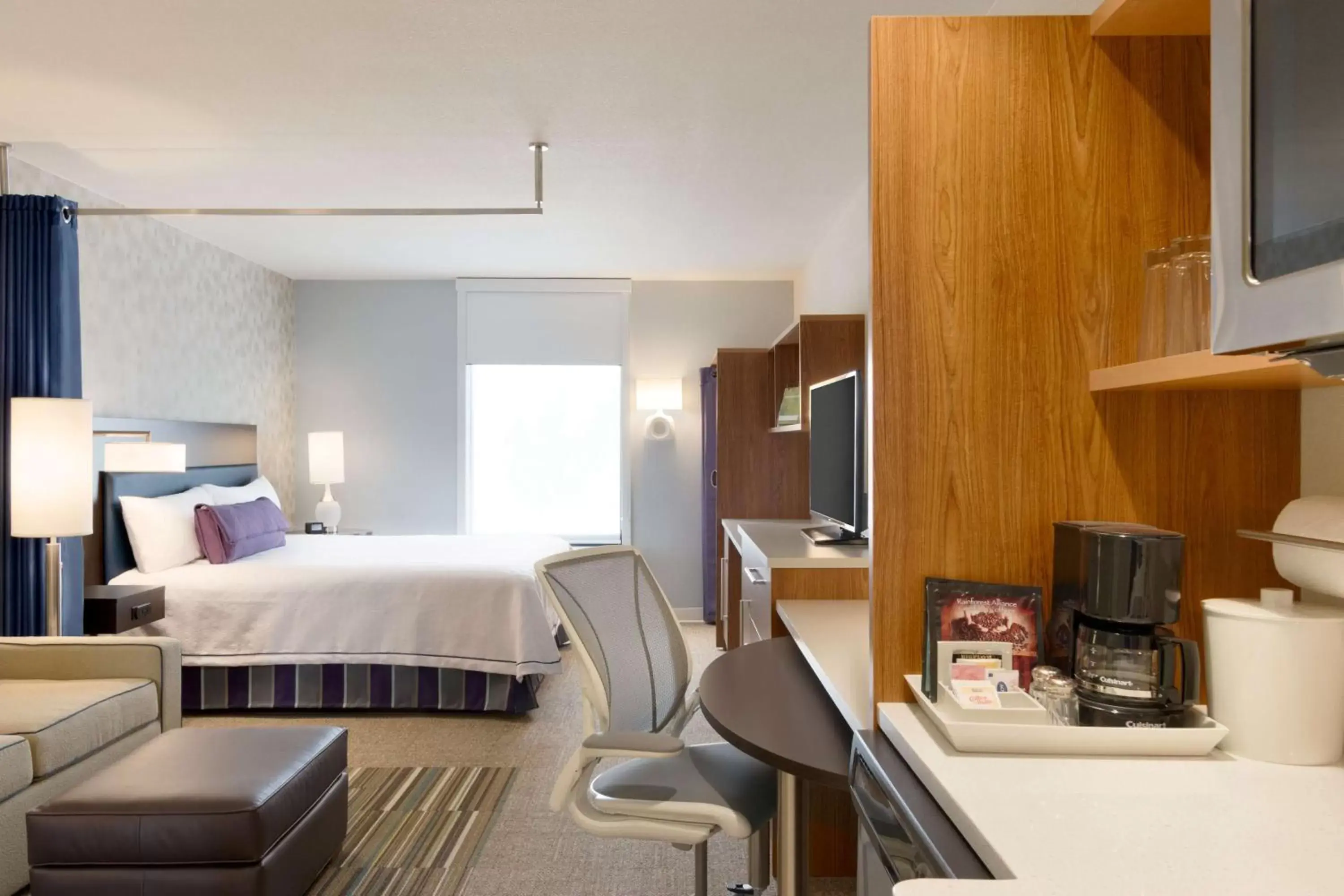 Bed in Home2 Suites by Hilton Denver/Highlands Ranch