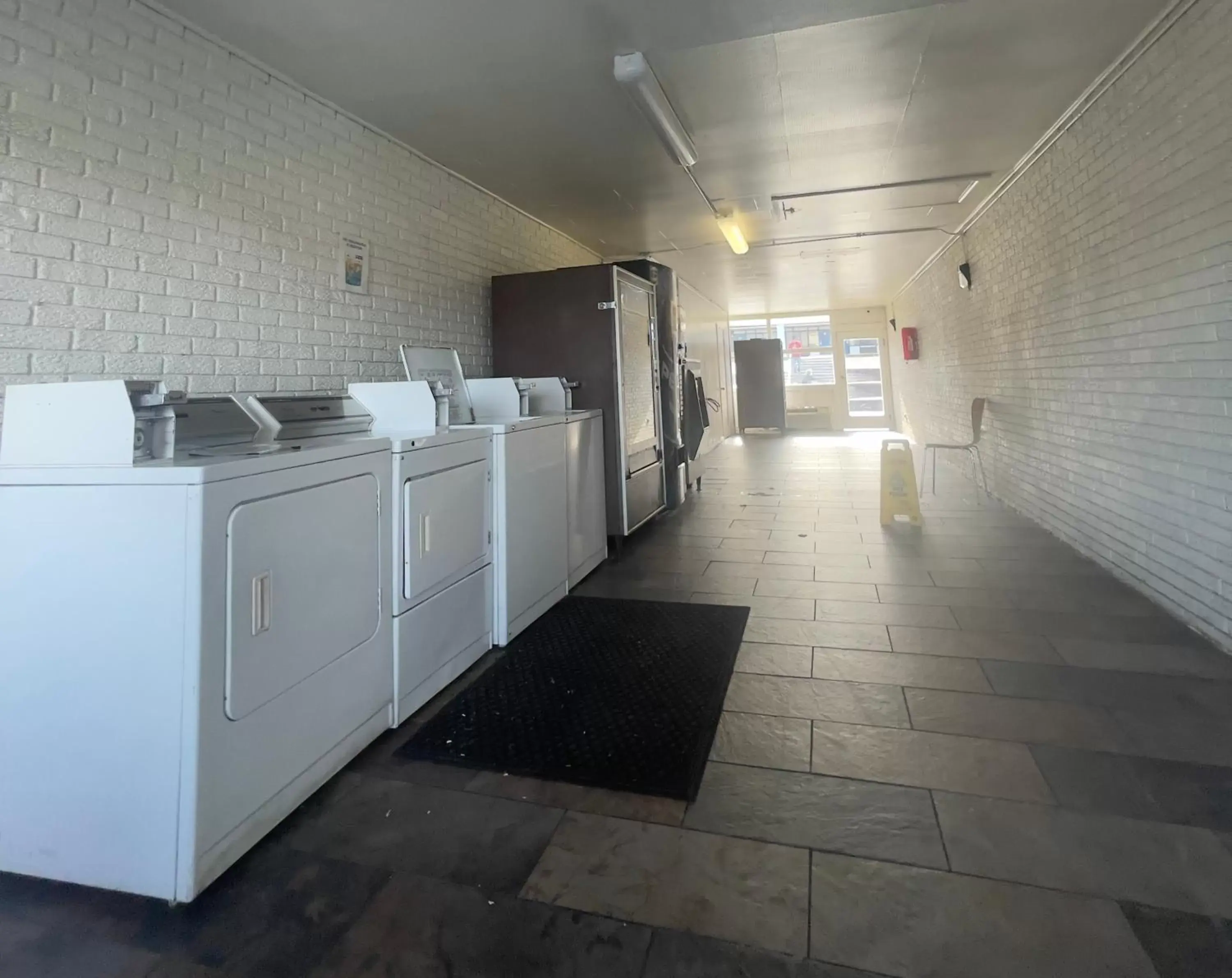 Staff, Kitchen/Kitchenette in Motel 6-Sallisaw, OK