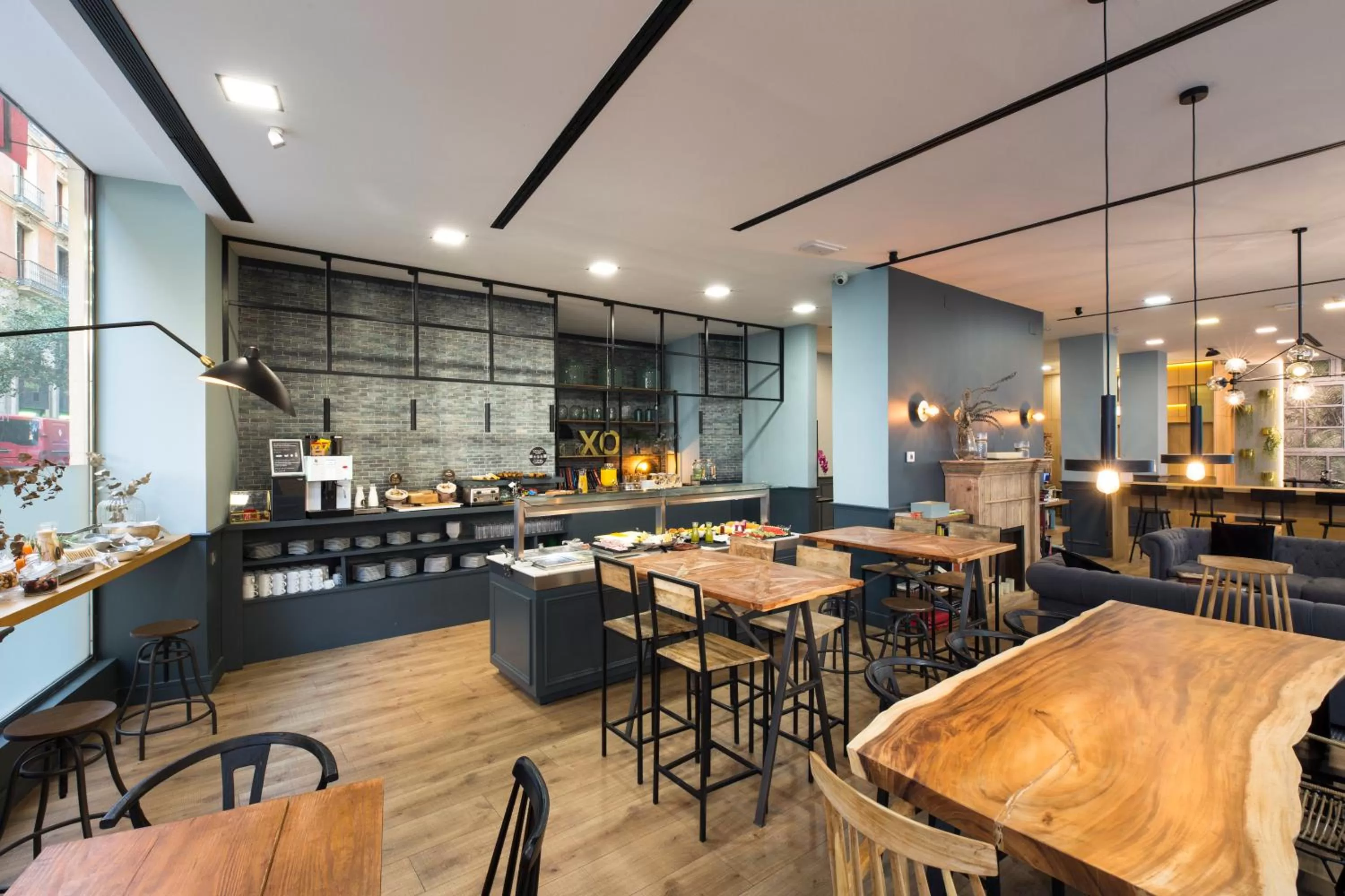 Breakfast in Petit Palace Triball