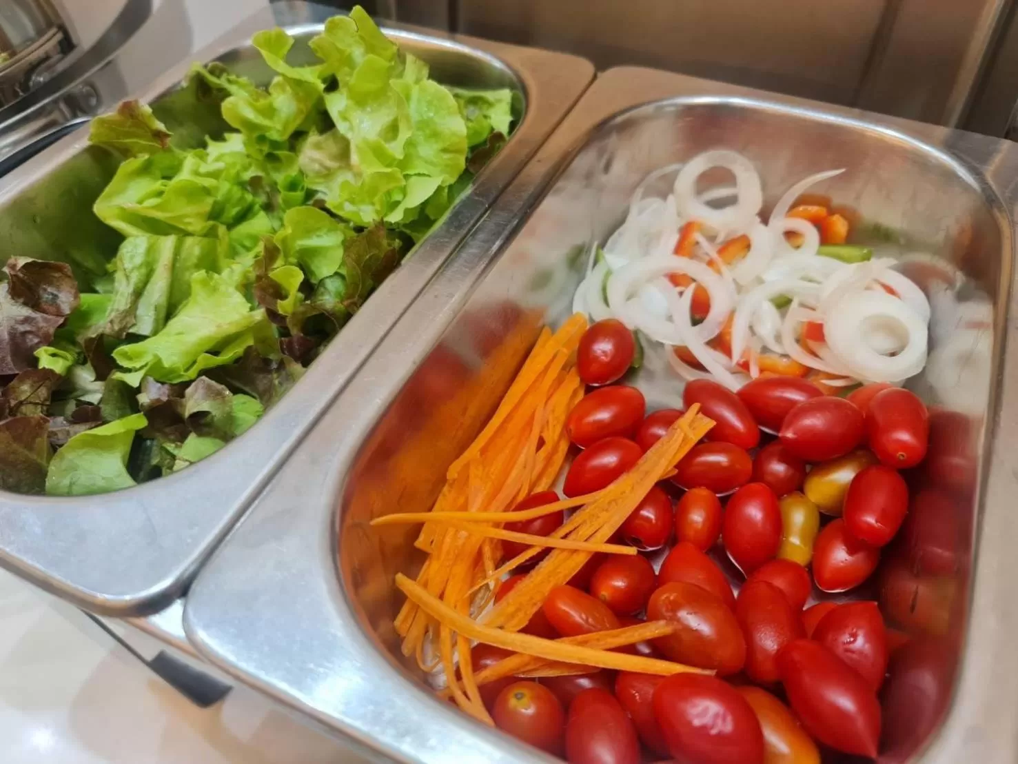 Restaurant/places to eat in NORN Rimklong Bangkok Hotel