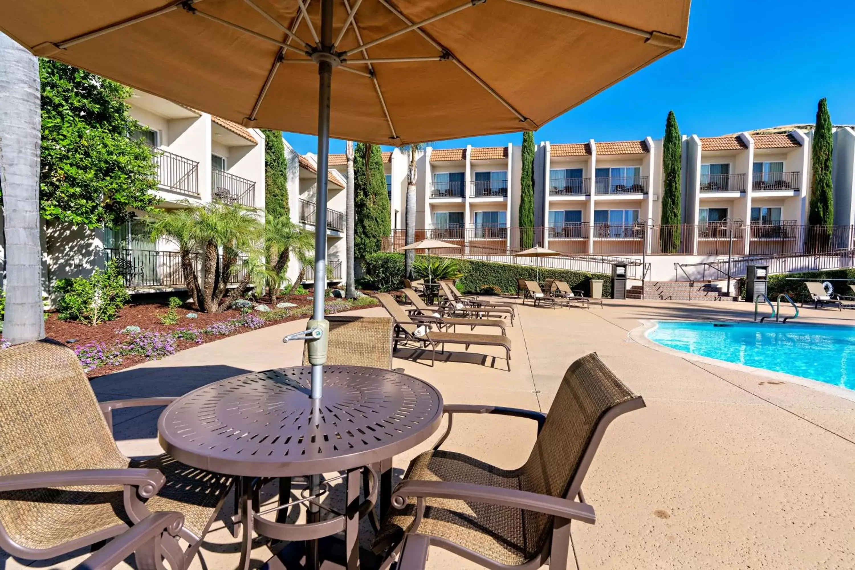Pool view, Swimming Pool in Best Western Plus Royal Oak Hotel