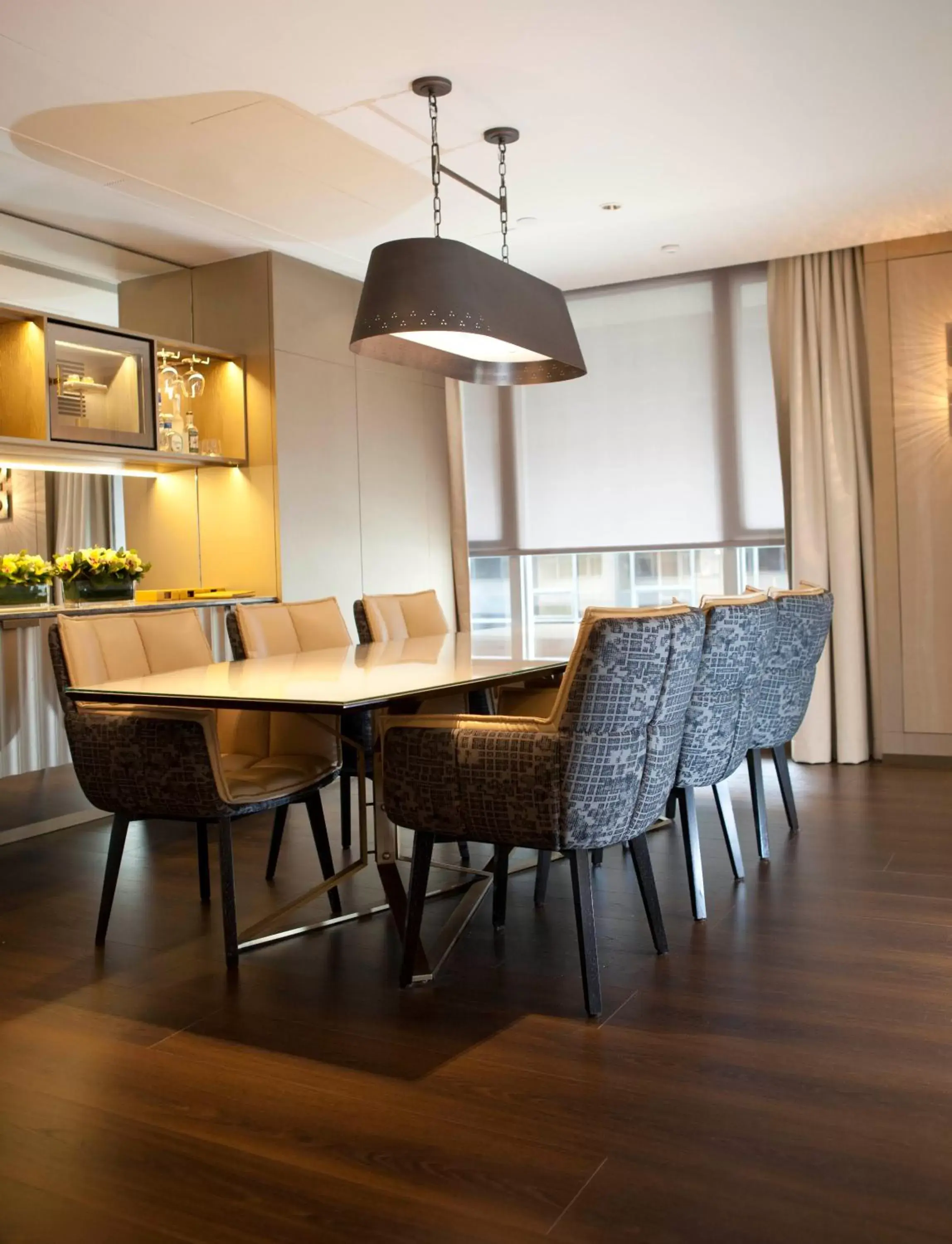 Dining Area in The Landmark Mandarin Oriental, Hong Kong