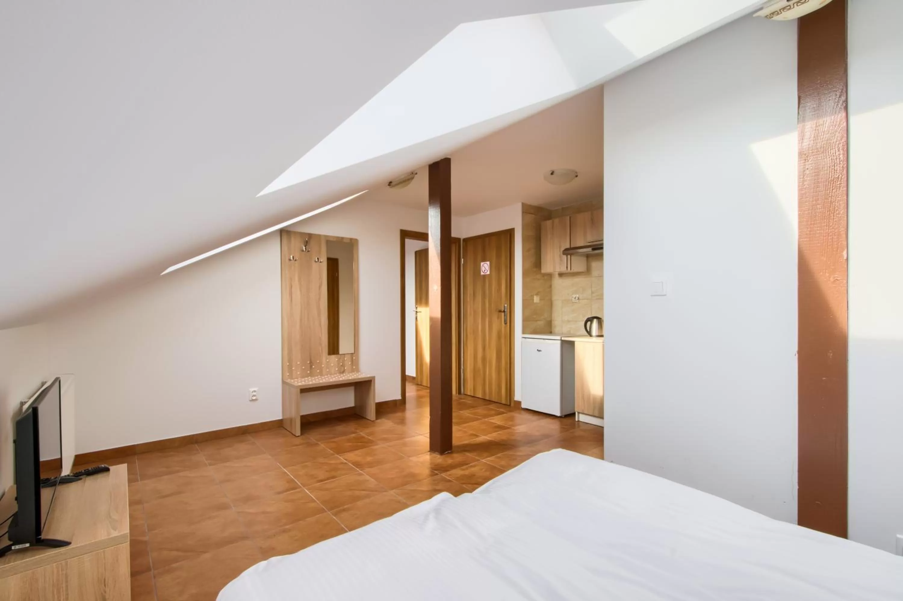 TV and multimedia, Bed in Patra