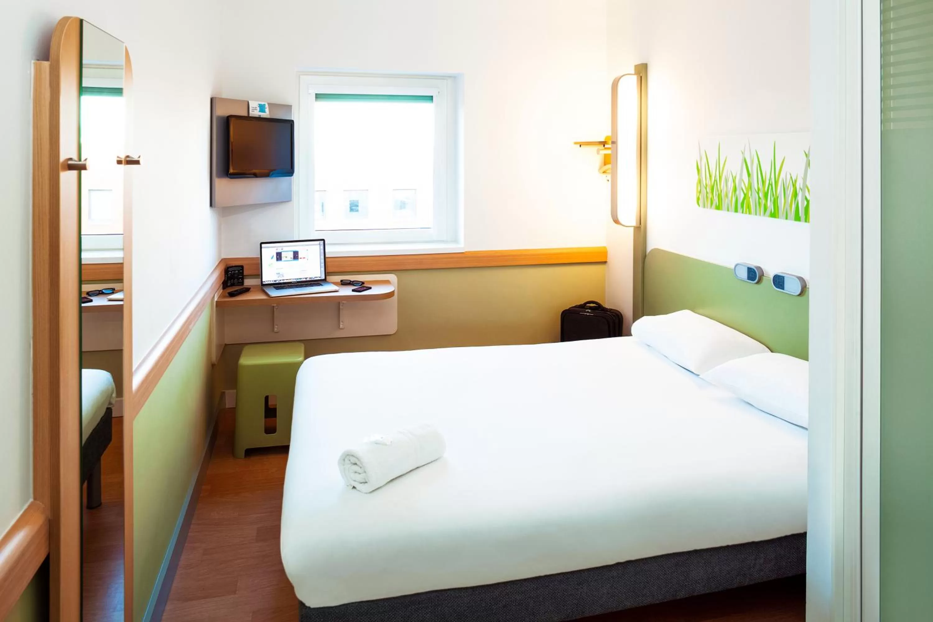 Bed in ibis budget Hotel Edinburgh Park