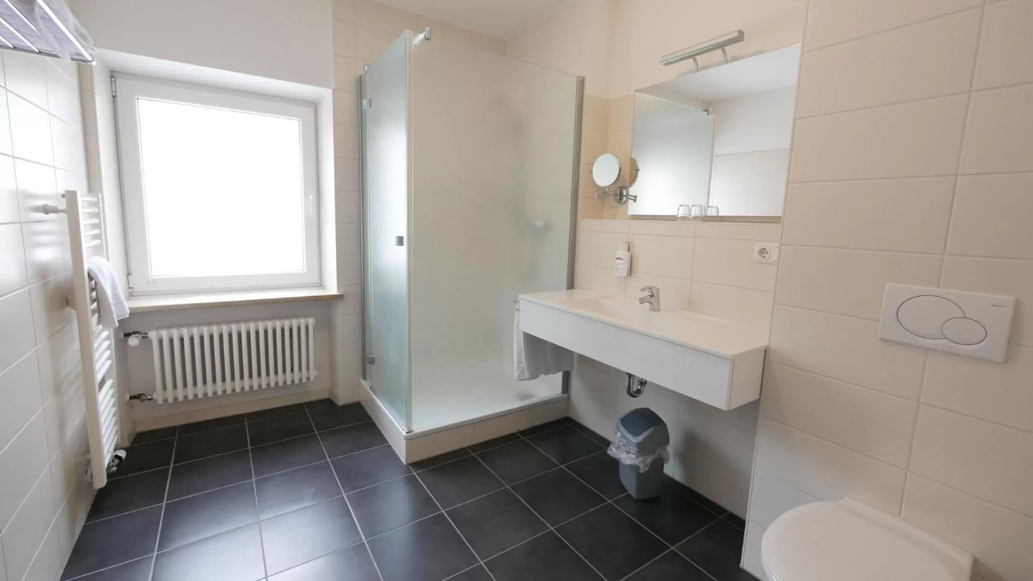 Bathroom in Hotel & Brauerei-Gasthof Neuwirt