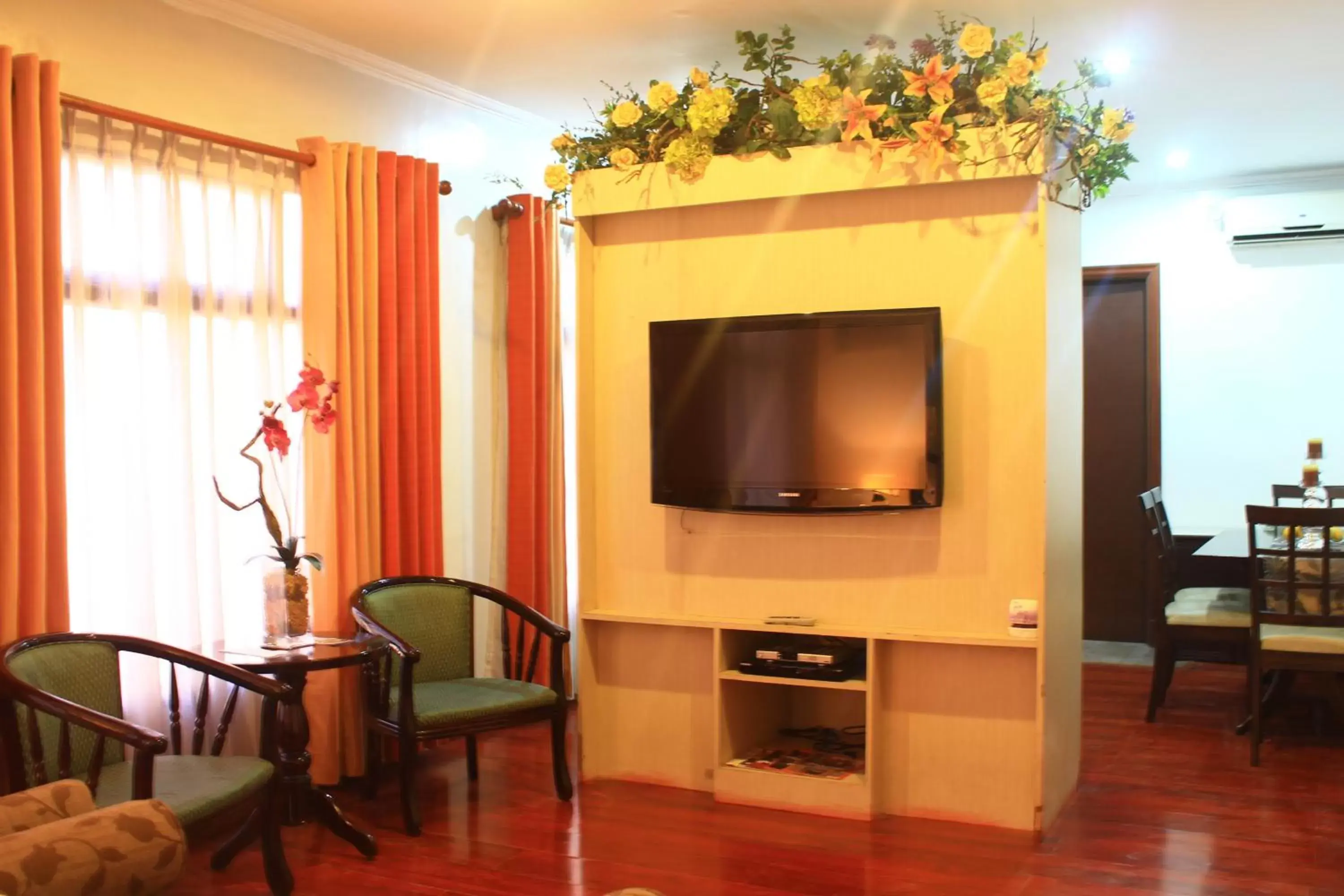 Seating area, TV/Entertainment Center in Subic Residencias