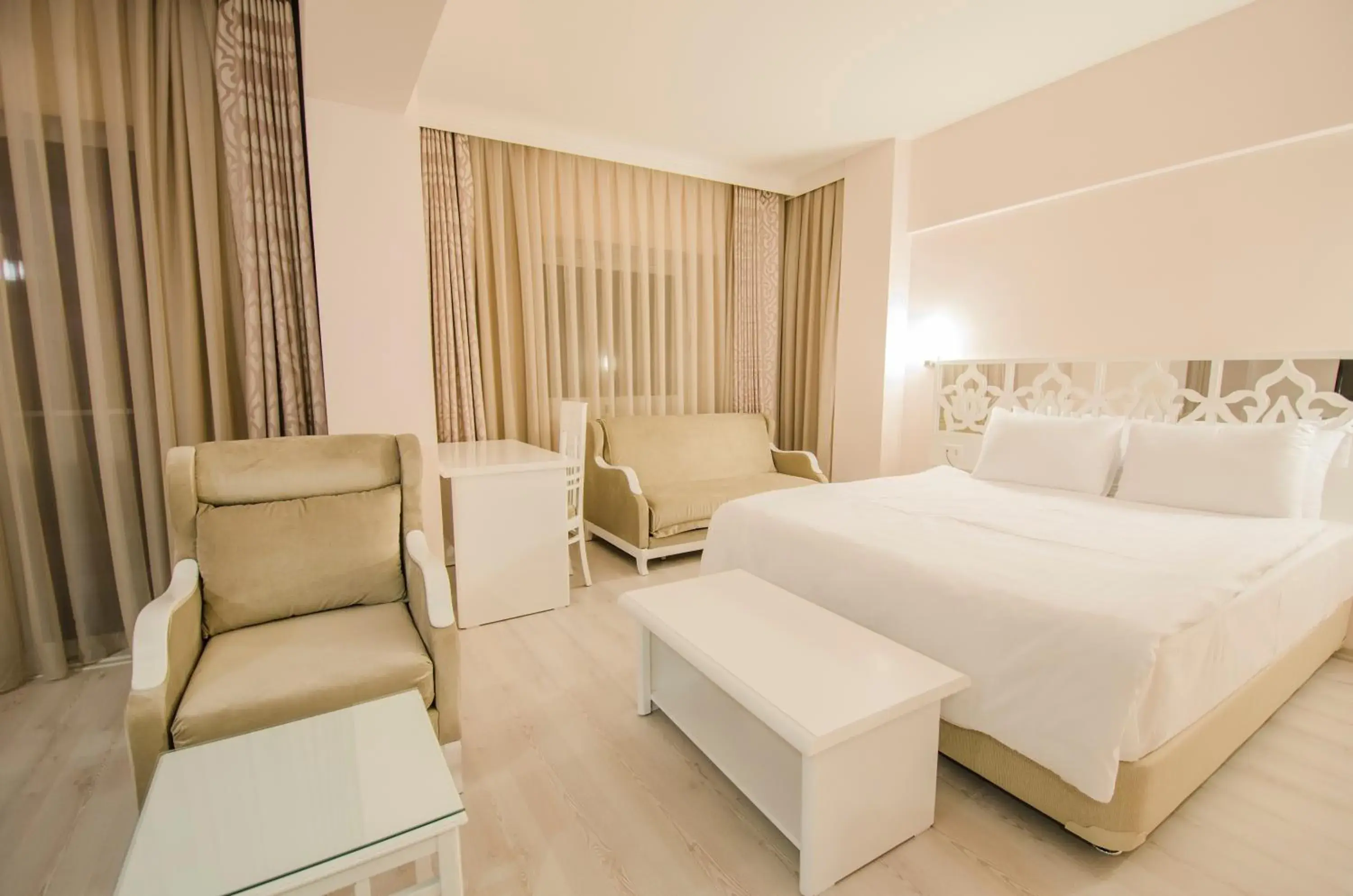 Corner Double Room - single occupancy in Cimenoglu Hotel