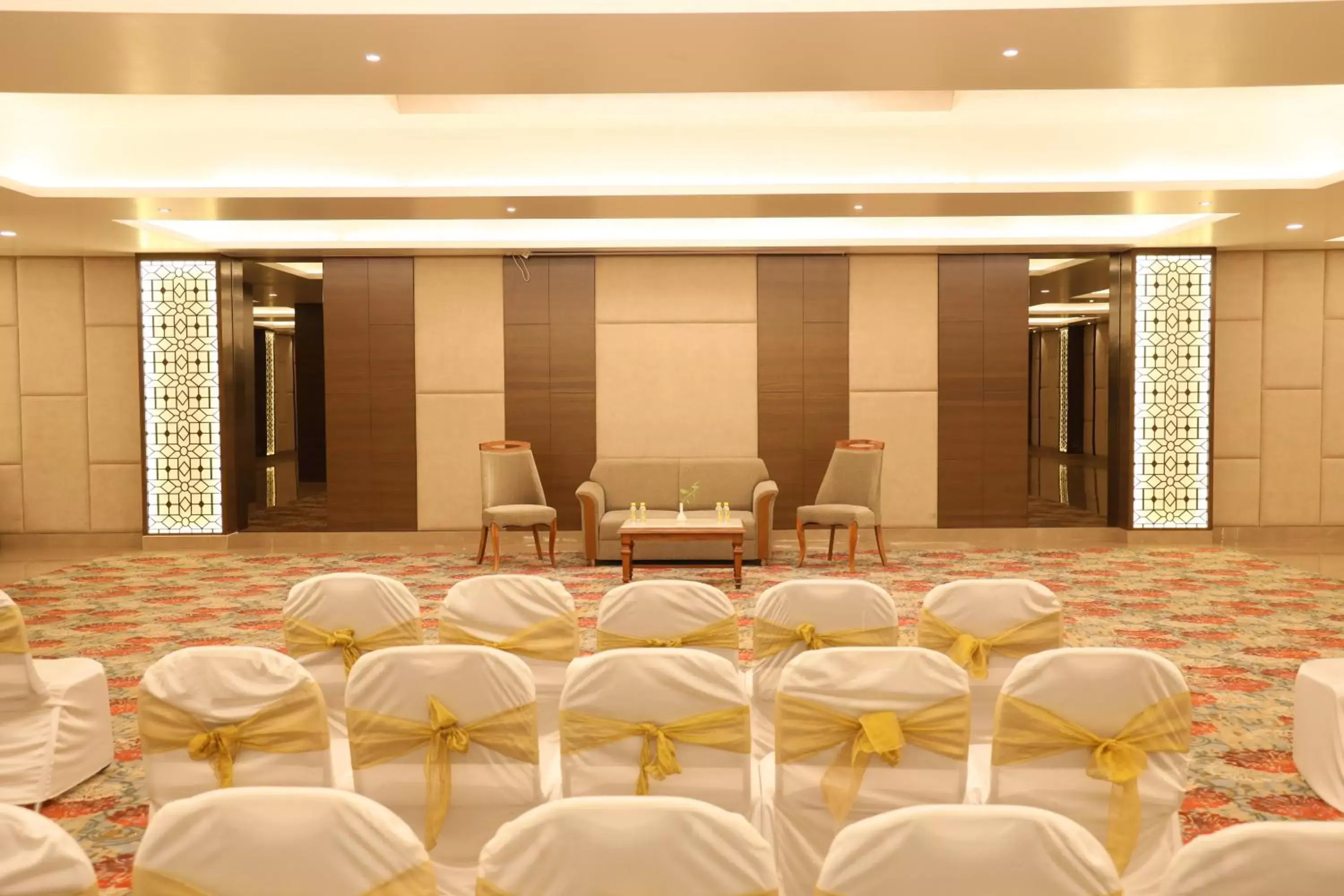 Banquet/Function facilities, Banquet Facilities in Sarovar Portico Rivera Ahmedabad