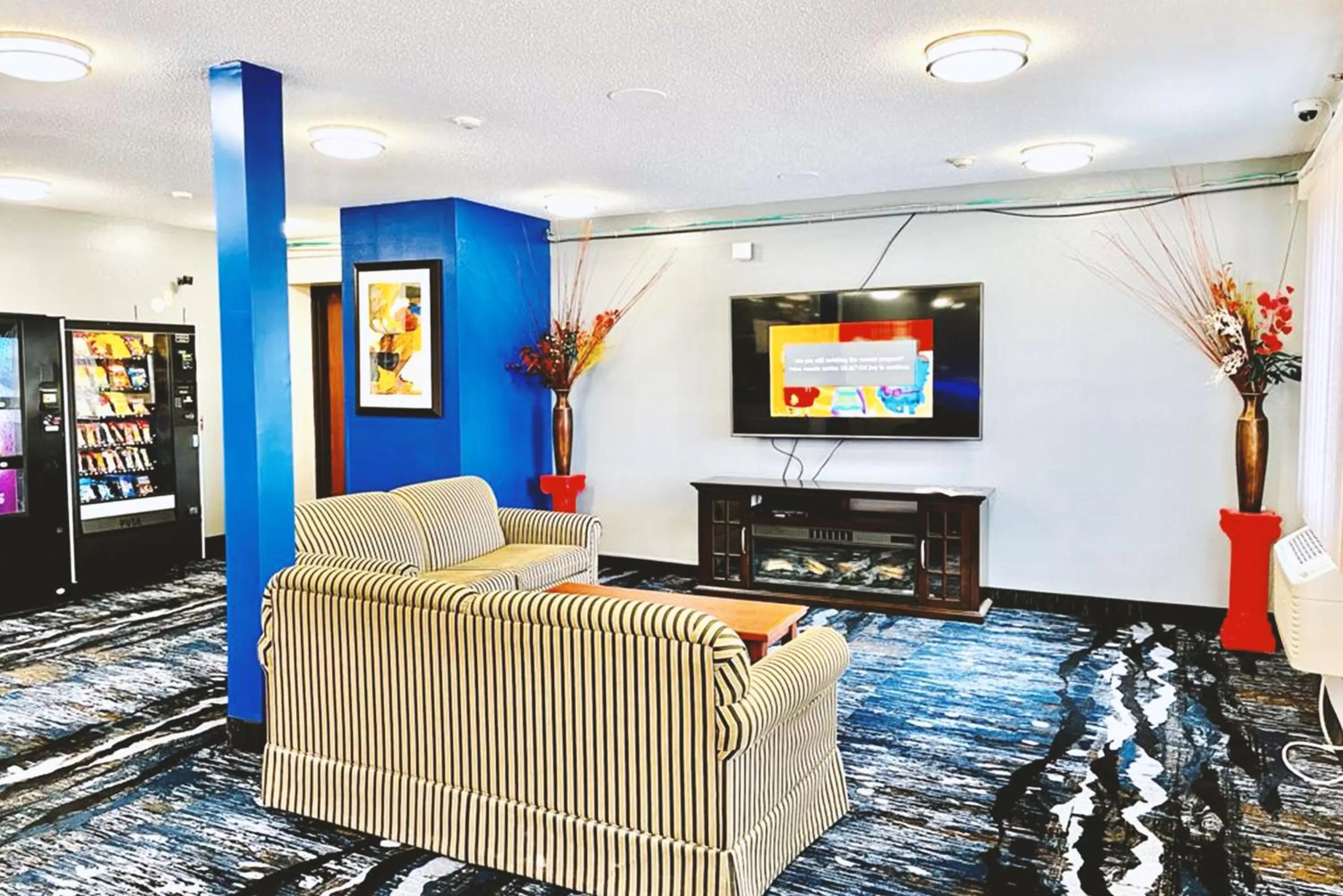 Lobby or reception in Coratel Inn & Suites by Jasper Northfield