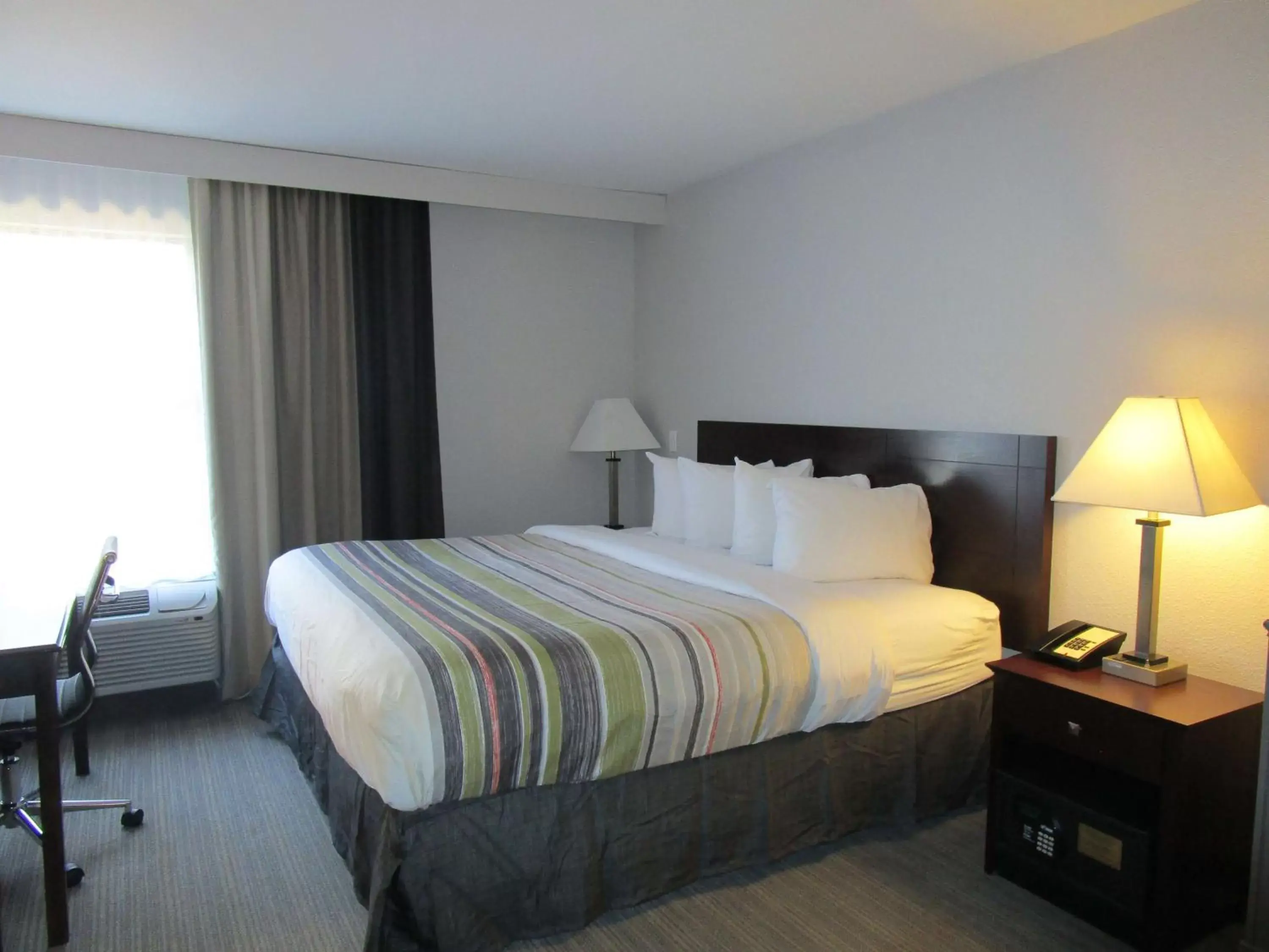 Photo of the whole room, Bed in Country Inn & Suites by Radisson, Greenville, NC