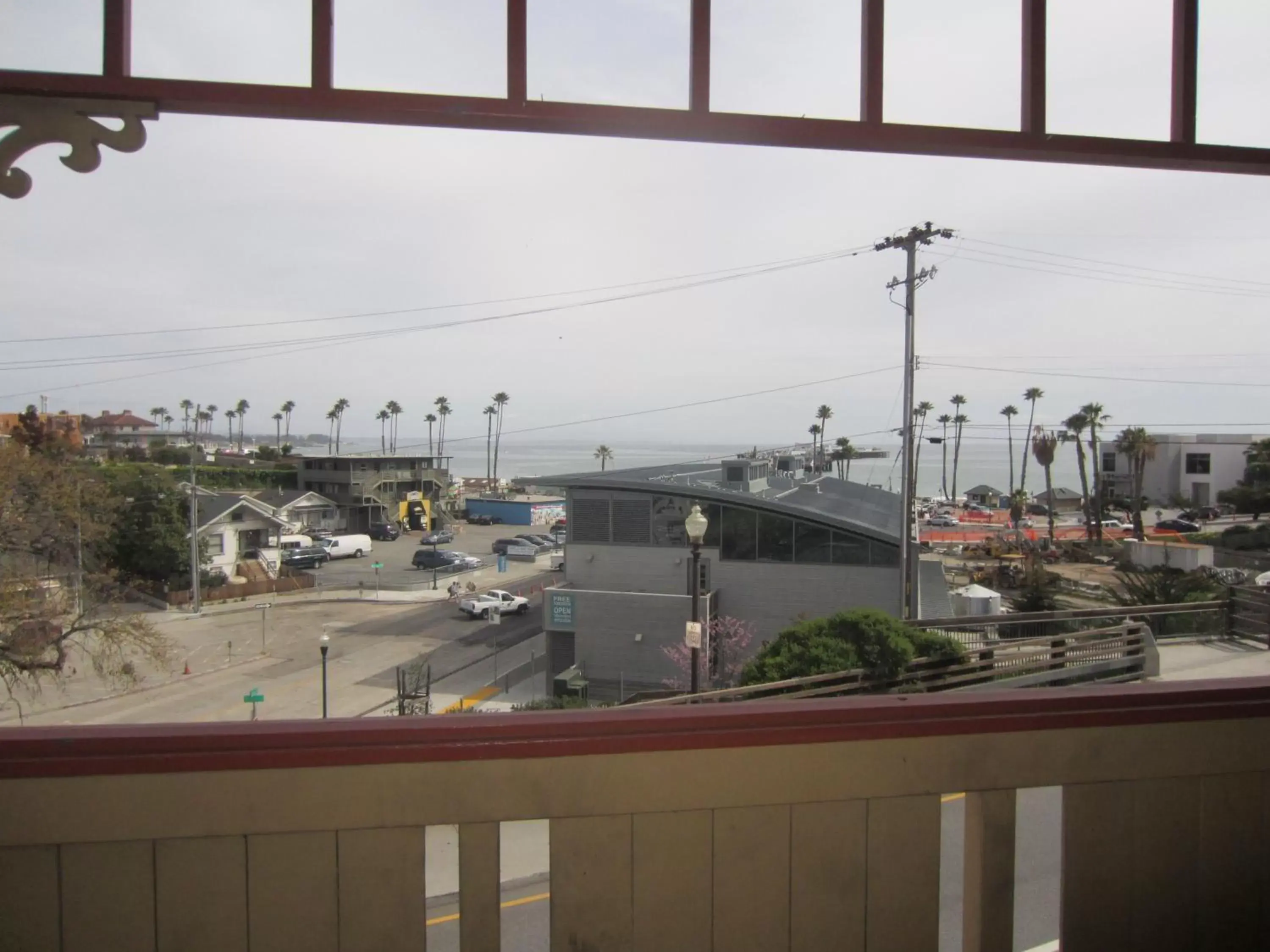 Business King Room with Ocean View - Non-Smoking in Howard Johnson by Wyndham Santa Cruz Beach Boardwalk
