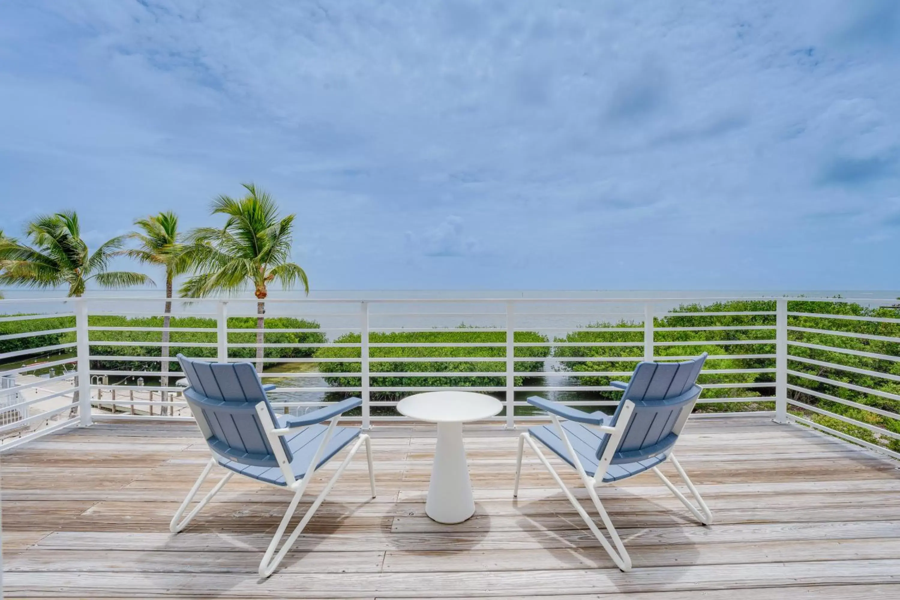 Patio, Balcony/Terrace in Fisher Inn Resort & Marina