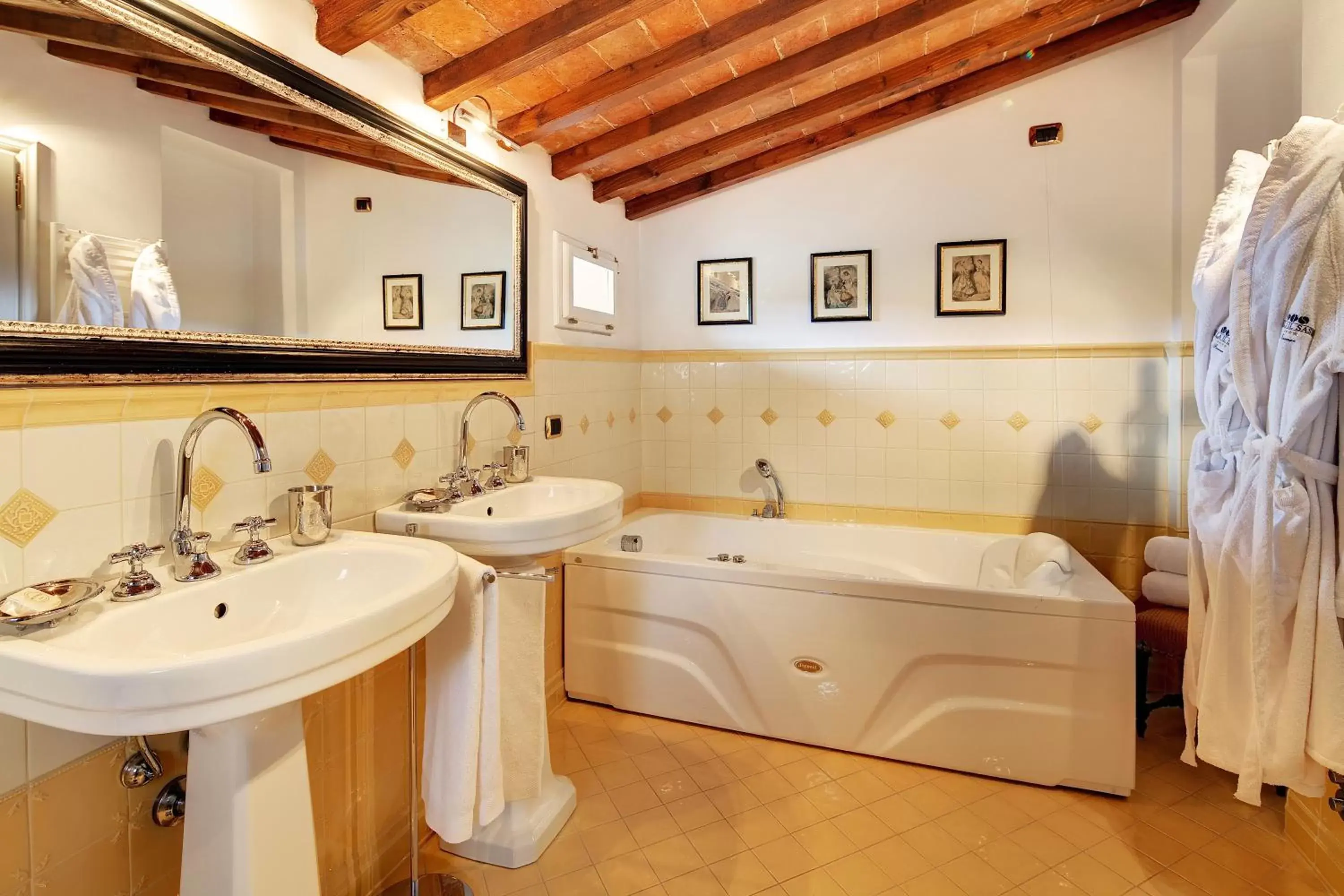 Bathroom in Villa Il Sasso - Dimora d'Epoca