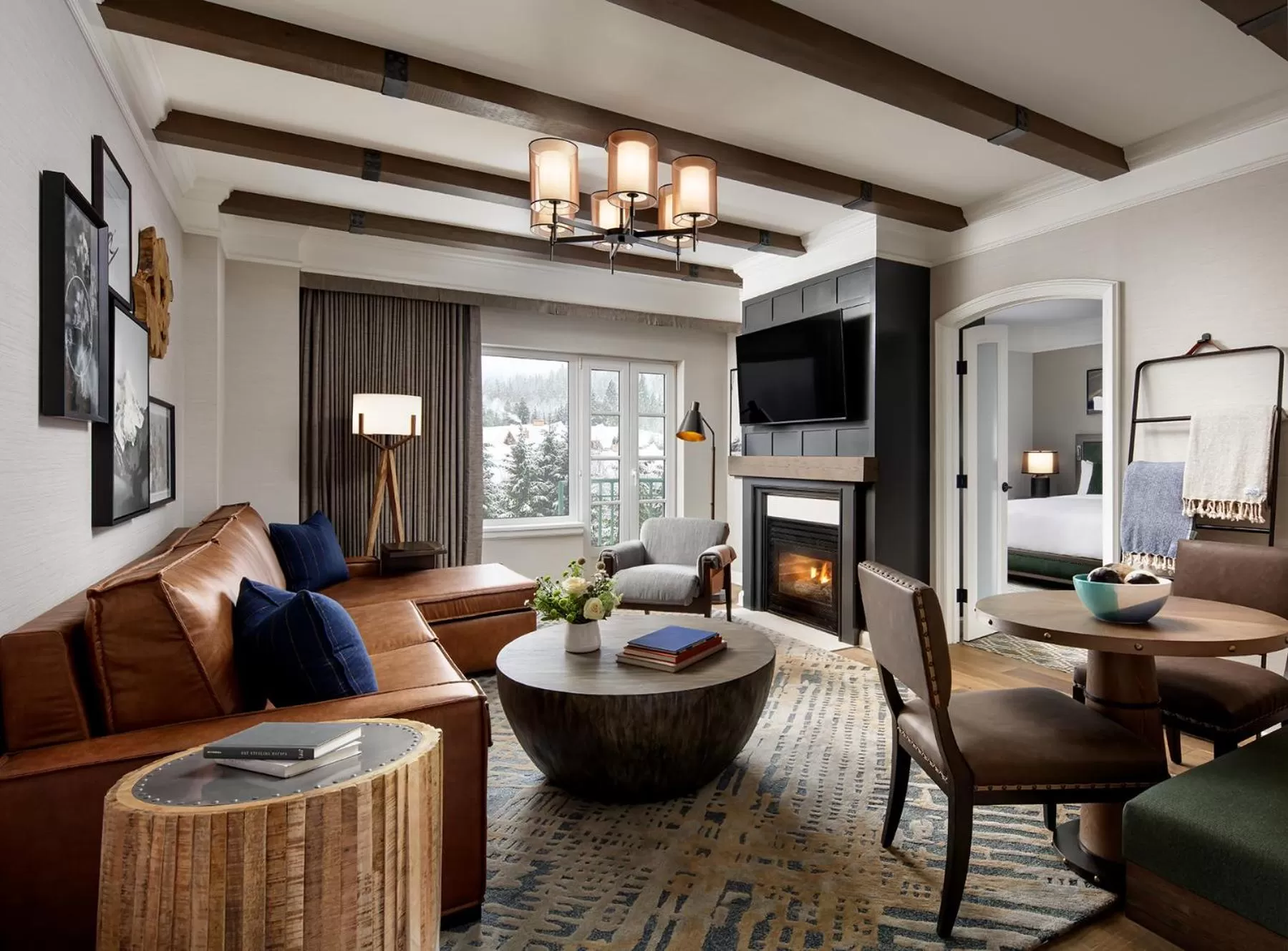 Living room in Fairmont Chateau Whistler