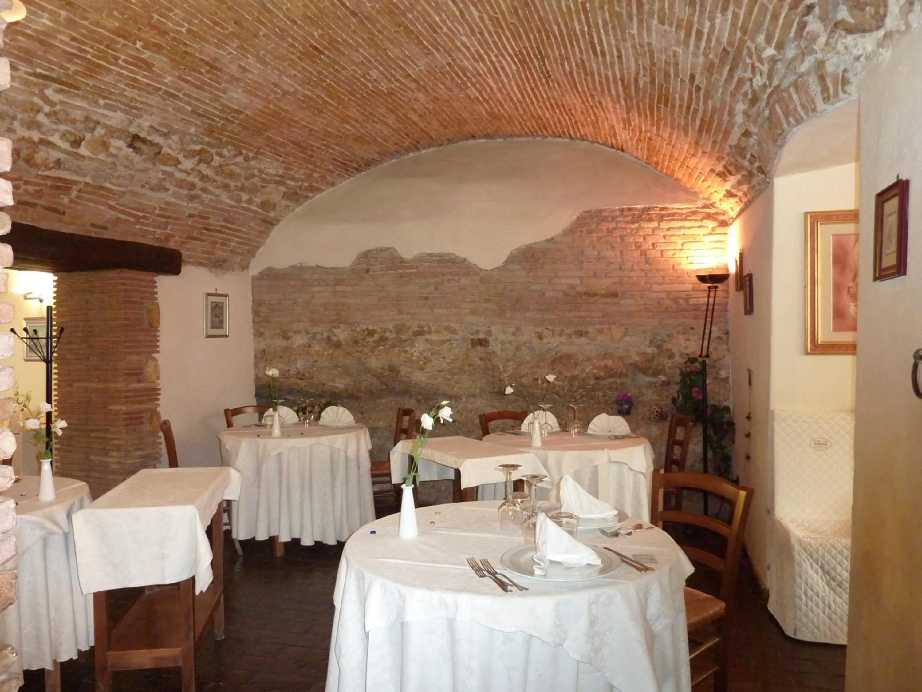 Restaurant/places to eat in La Rocca