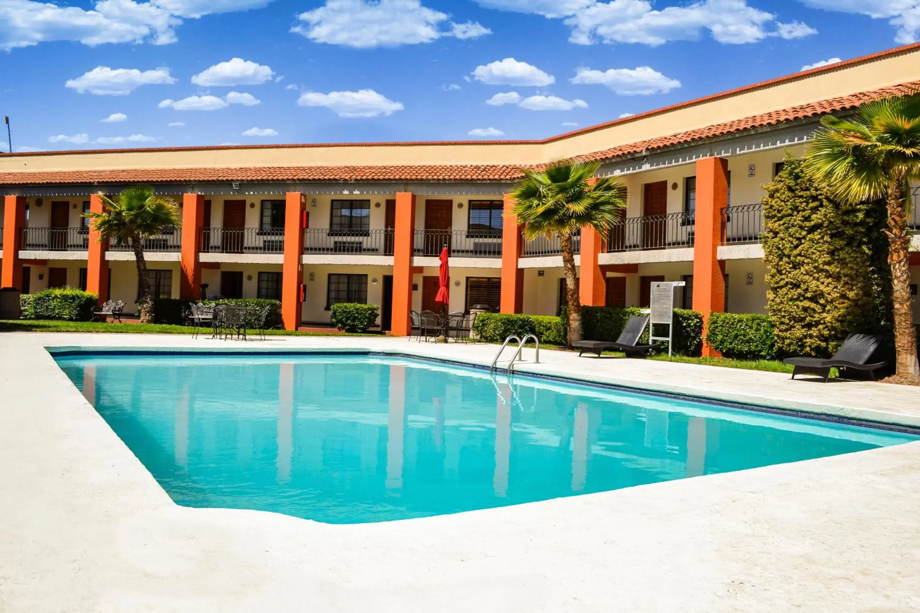 Pool view, Swimming Pool in Hotel Colonial Ciudad Juarez