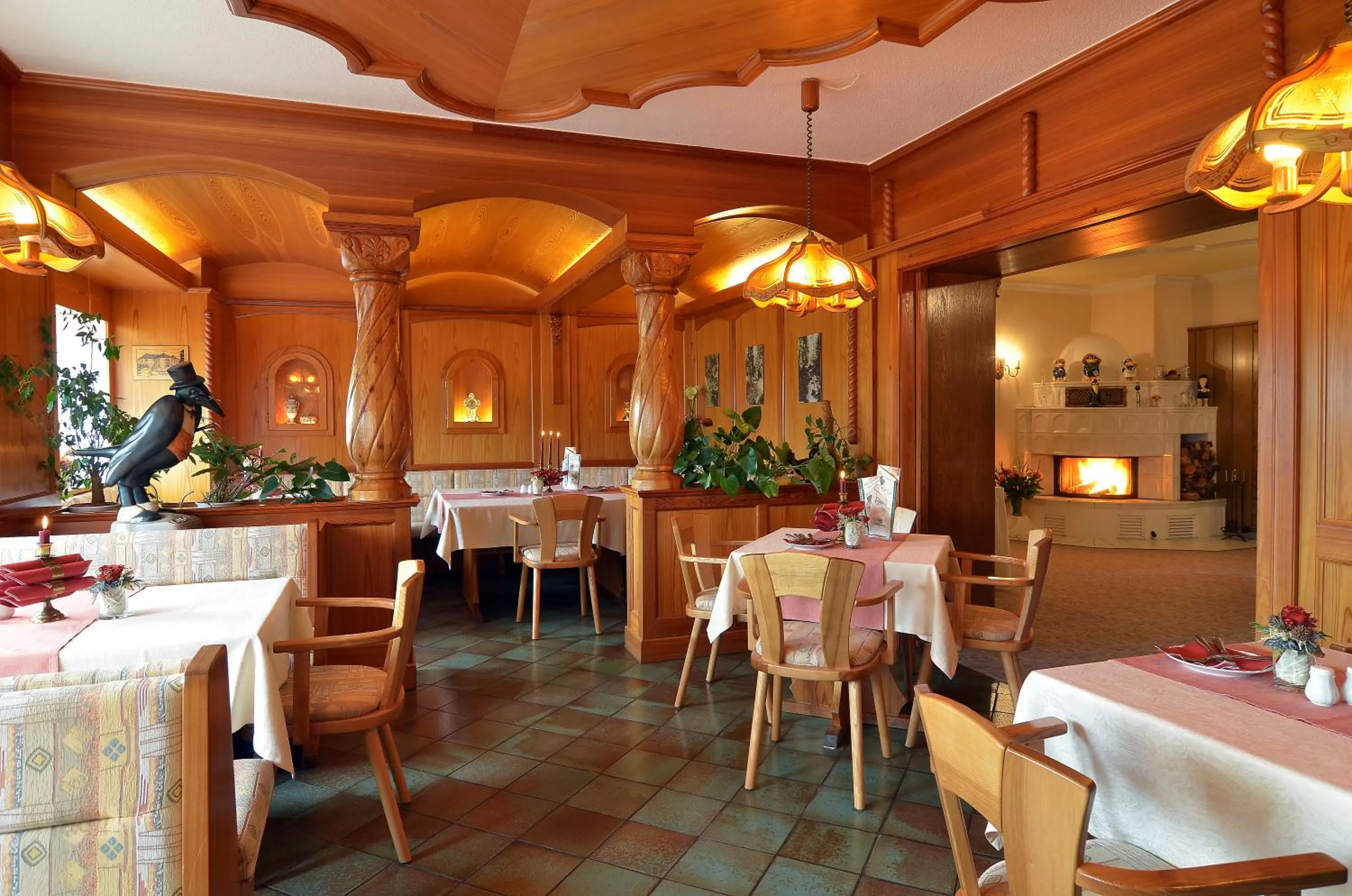 Restaurant/places to eat in Hotel Rabennest