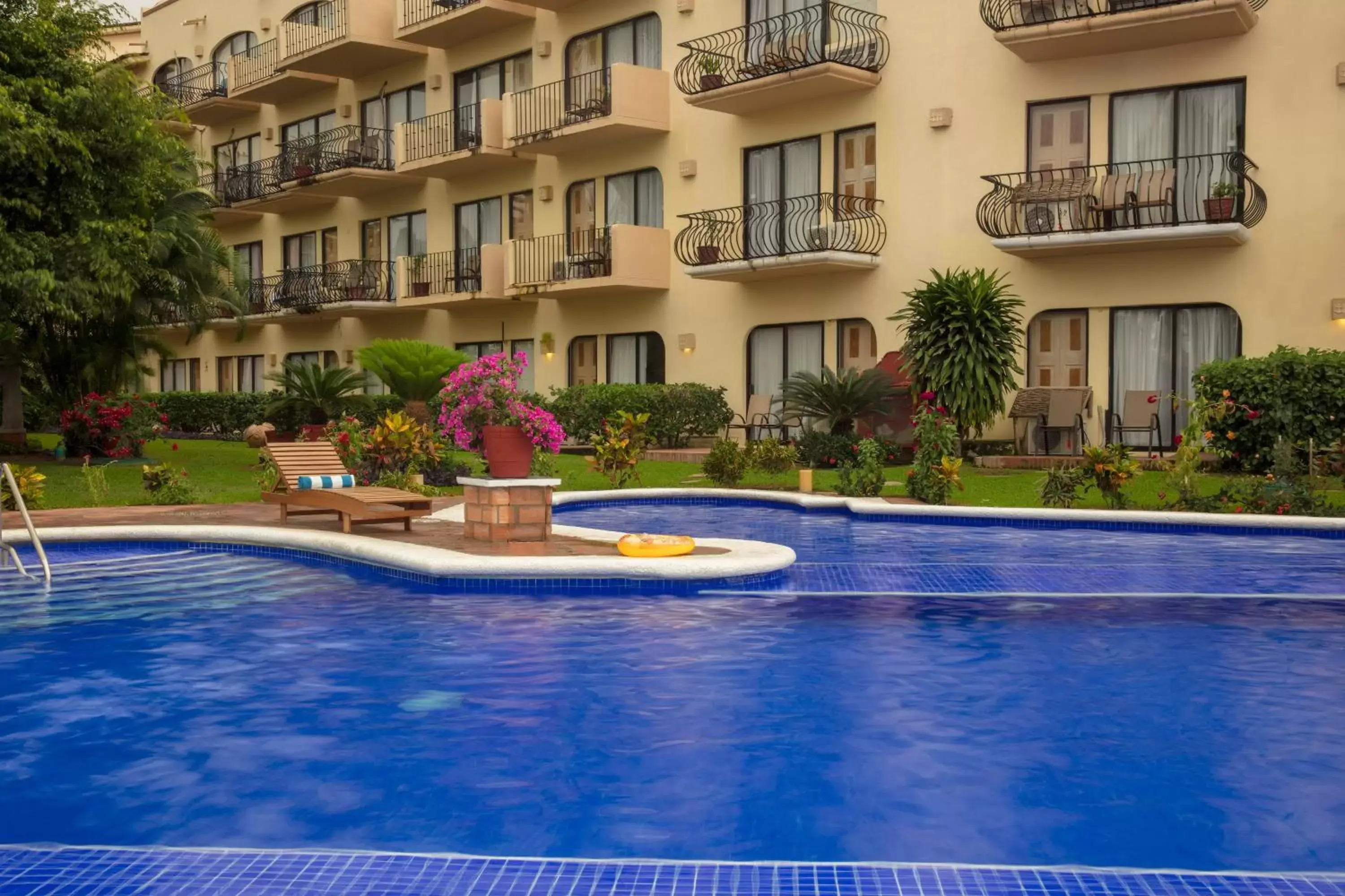 Swimming Pool in Flamingo Vallarta Hotel & Marina