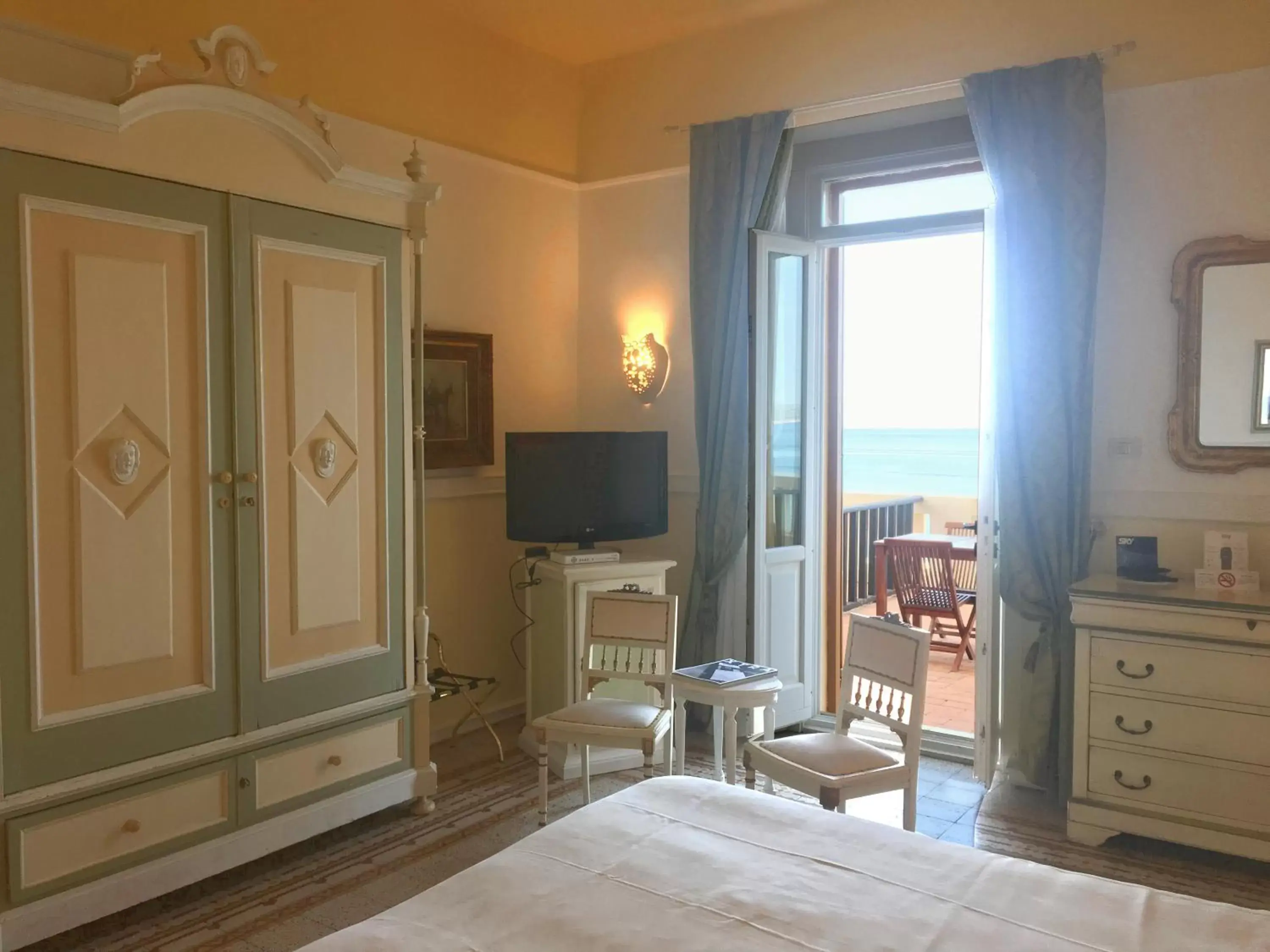 Double Room with Sea View and Balcony in Villa Las Tronas Hotel & SPA