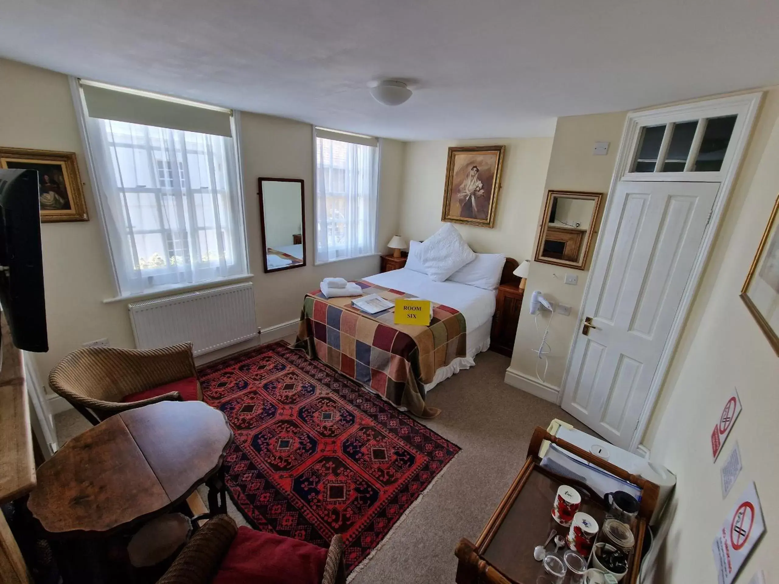 Bedroom in Black Horse Canterbury