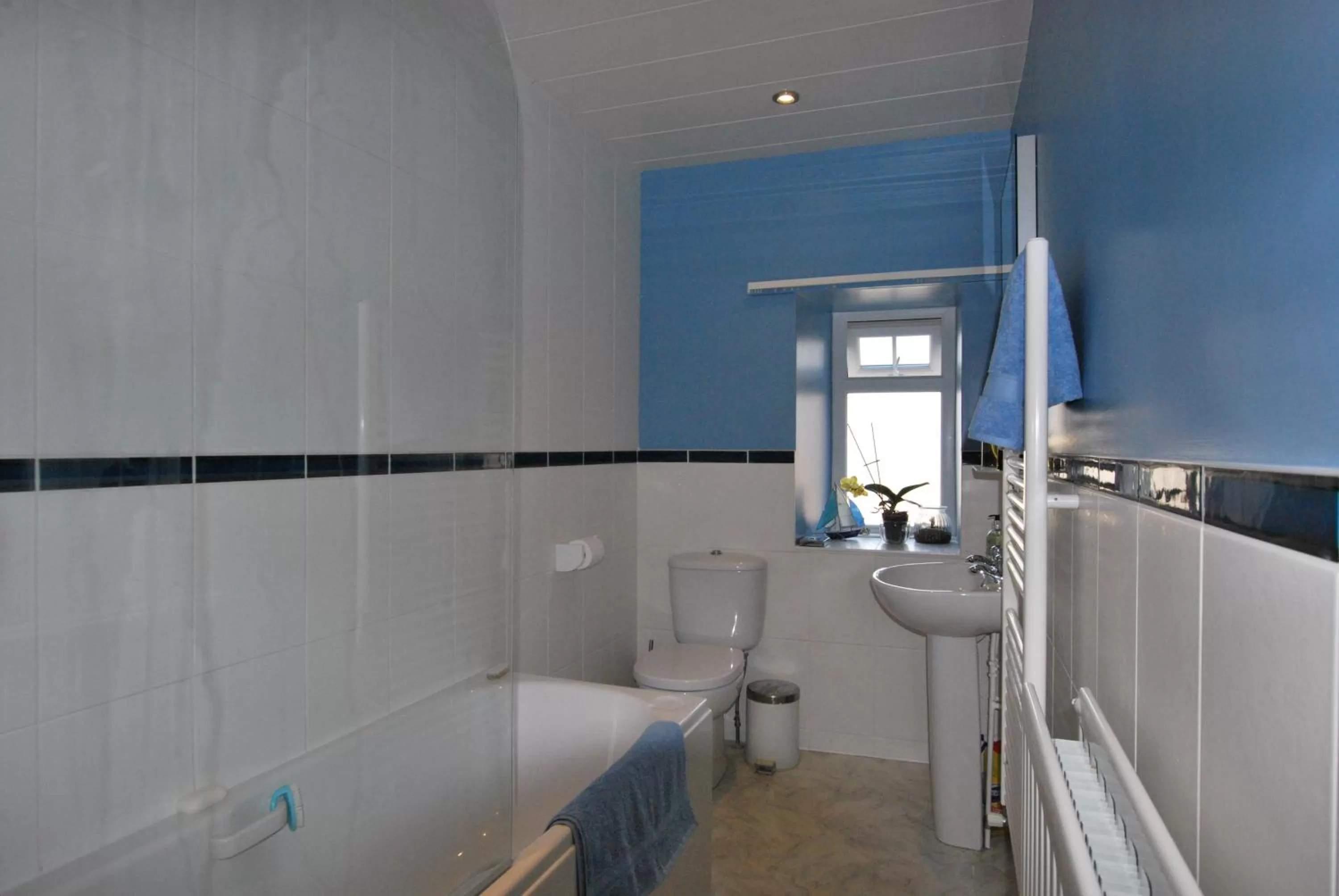 Bathroom in Kentwood Guest House