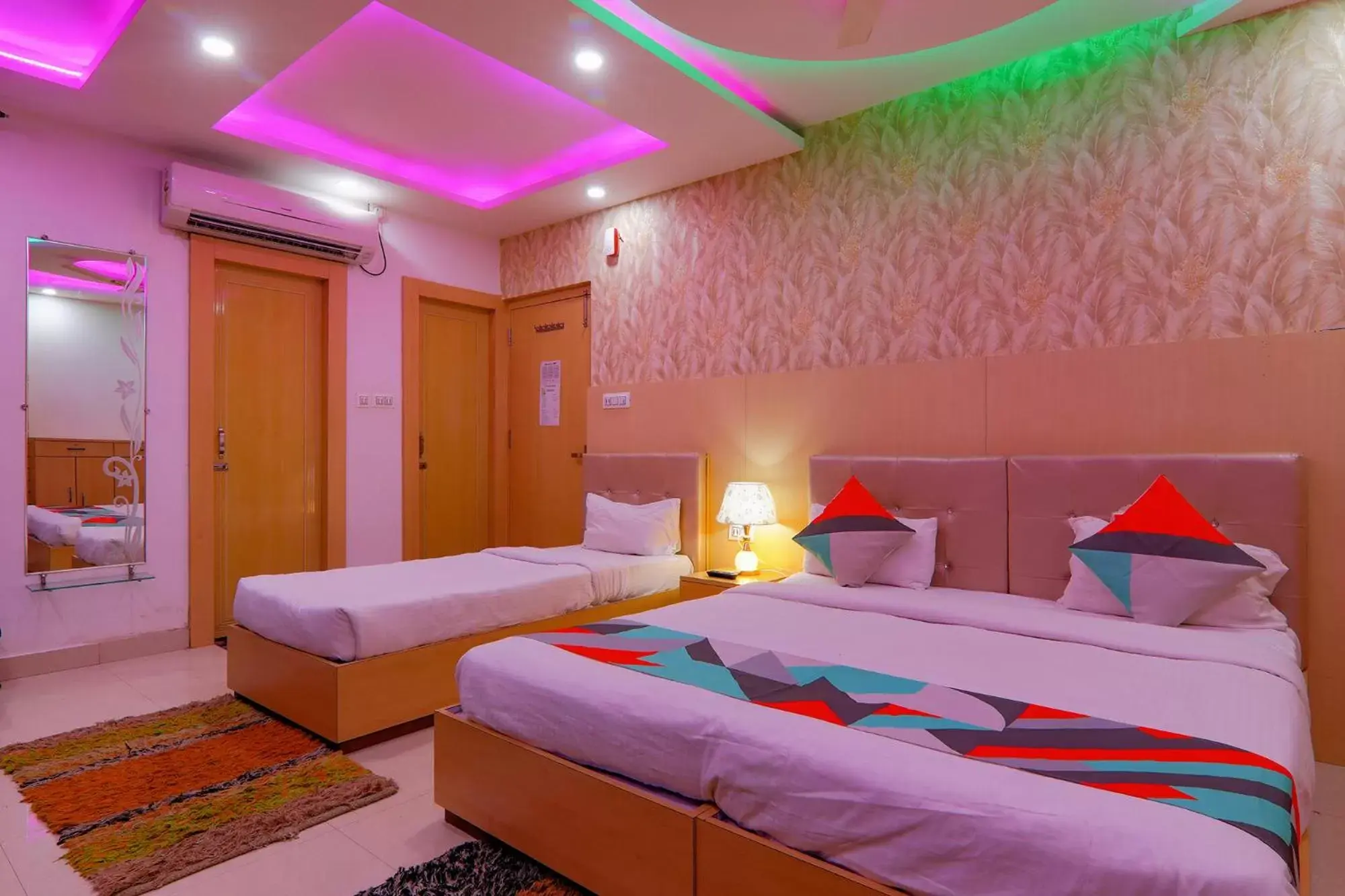 Bed in FabExpress Moti Mahal Bed in FabExpress Moti Mahal