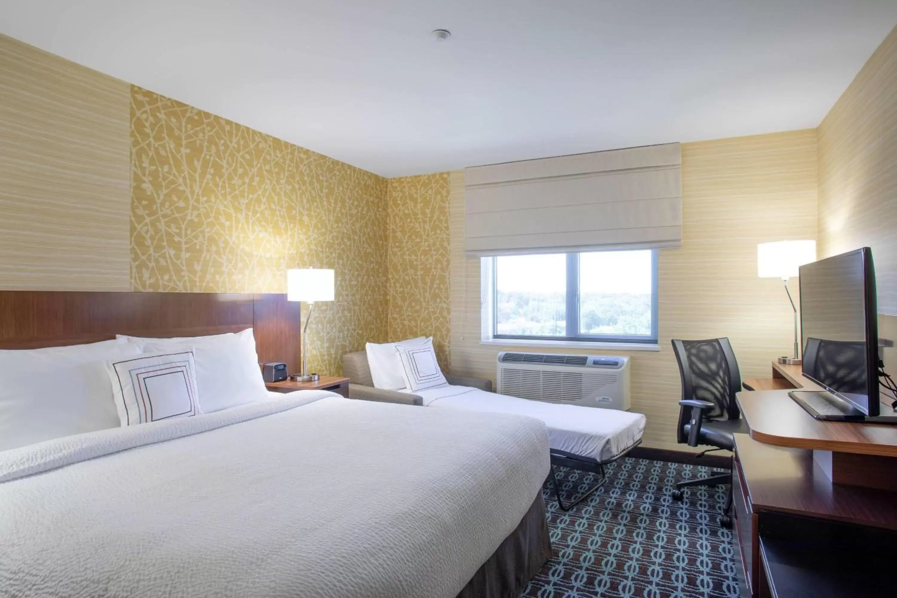 Bedroom in Fairfield Inn & Suites by Marriott New York Queens/Fresh Meadows
