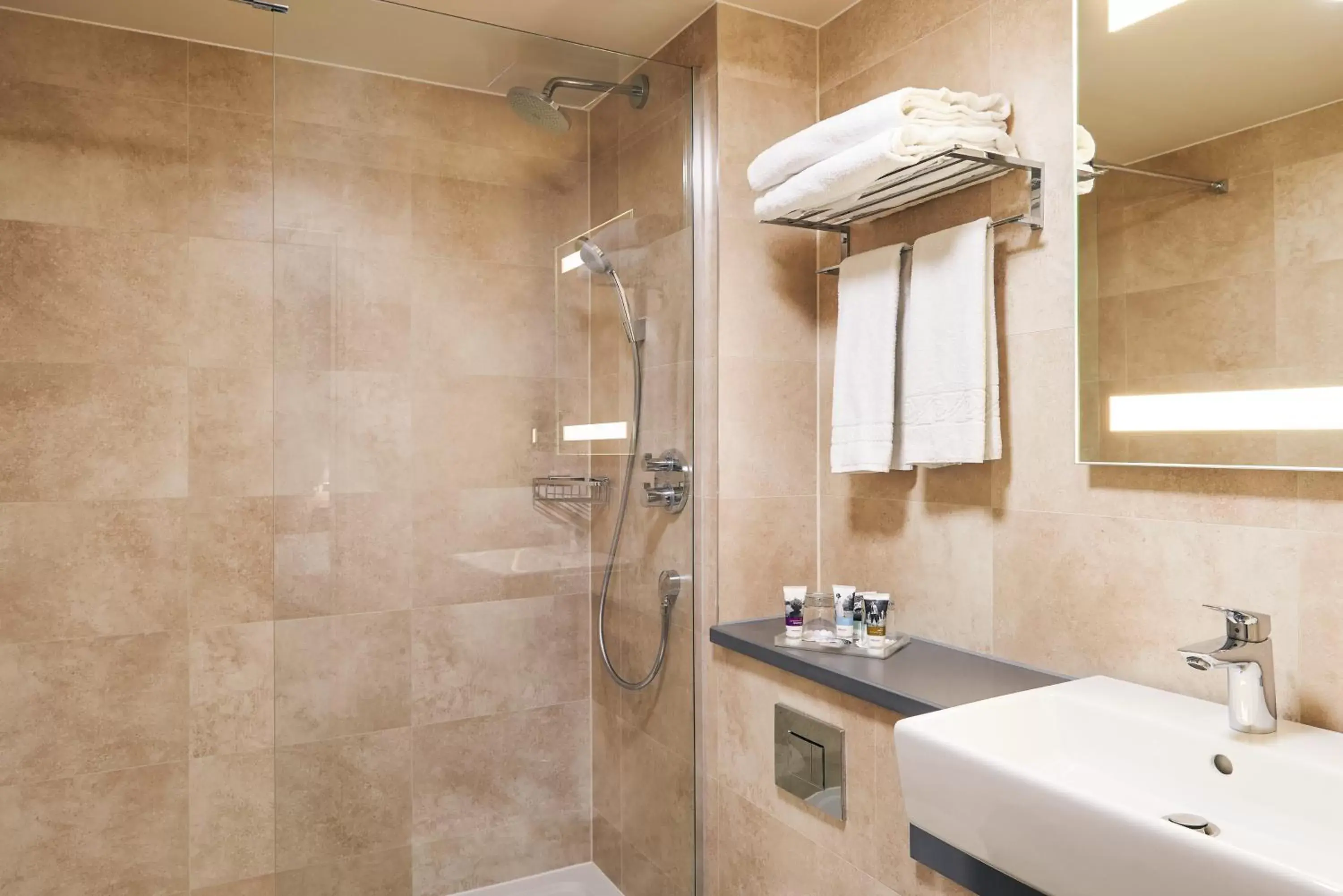 Shower, Bathroom in Mercure Exeter Rougemont Hotel