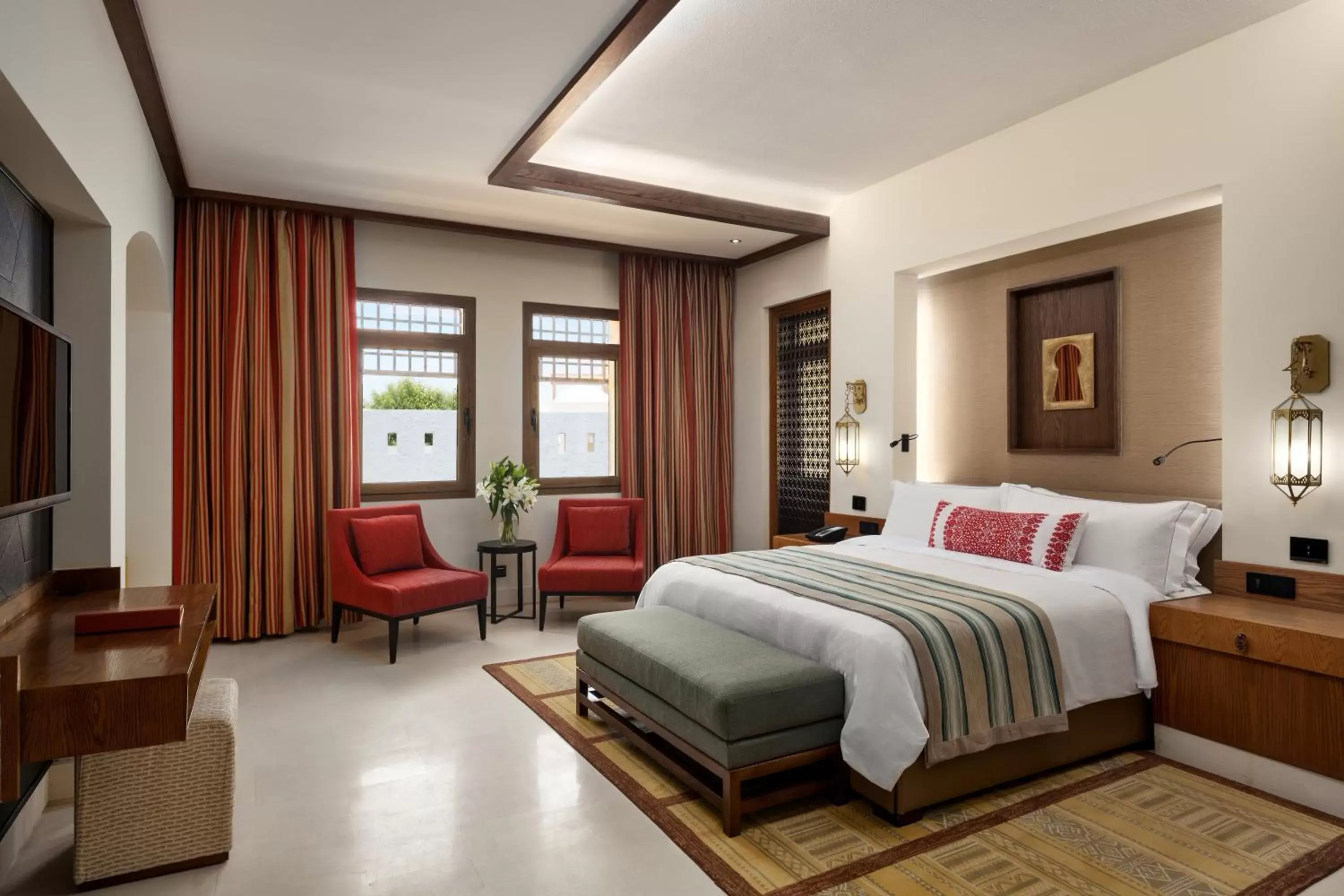 Bedroom in InterContinental Durrat Al Riyadh Resort & Spa, an IHG Hotel