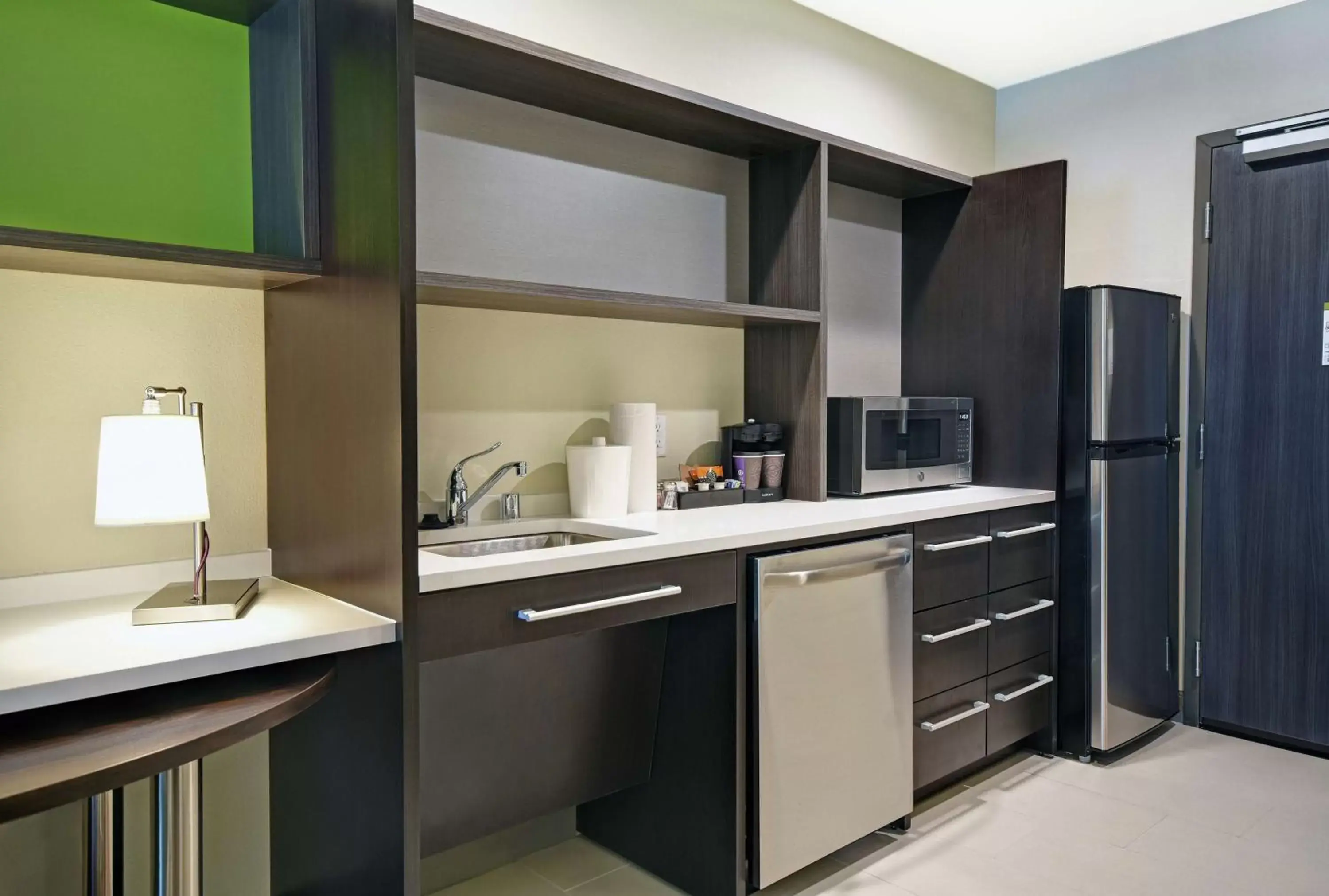 Kitchen or kitchenette, Kitchen/Kitchenette in Home2 Suites By Hilton Beloit