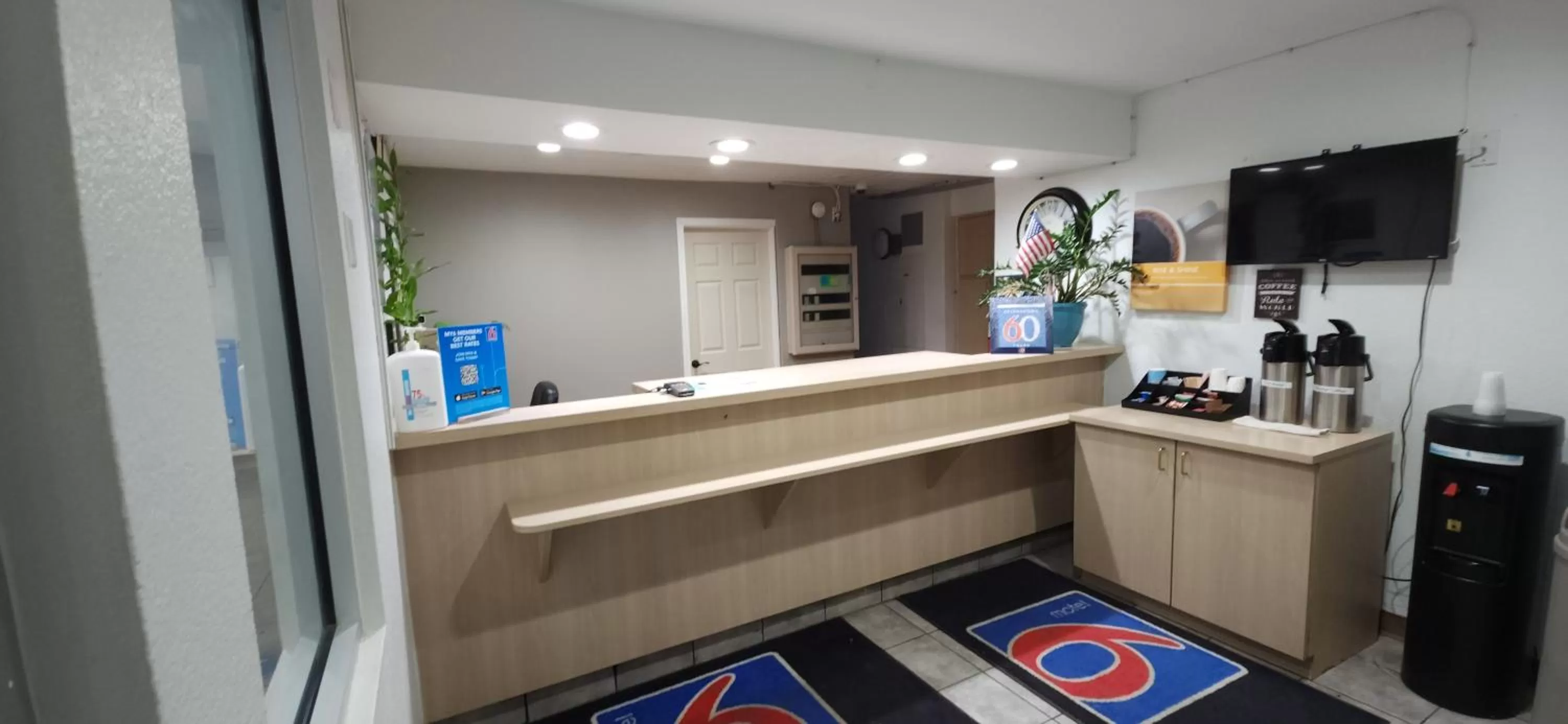 Text overlay in Motel 6-Alamogordo, NM