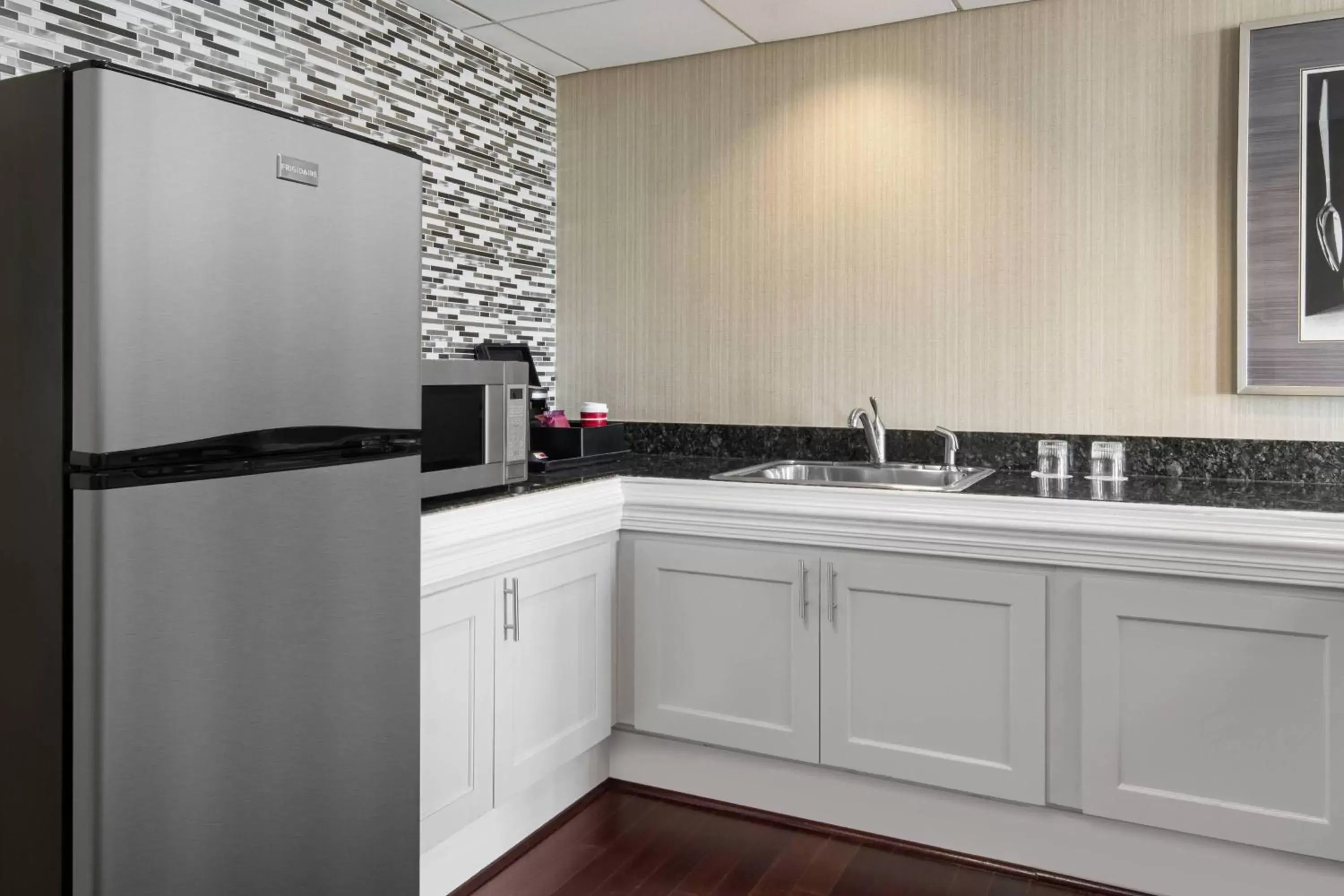 Kitchen or kitchenette, Kitchen/Kitchenette in Spartanburg Marriott