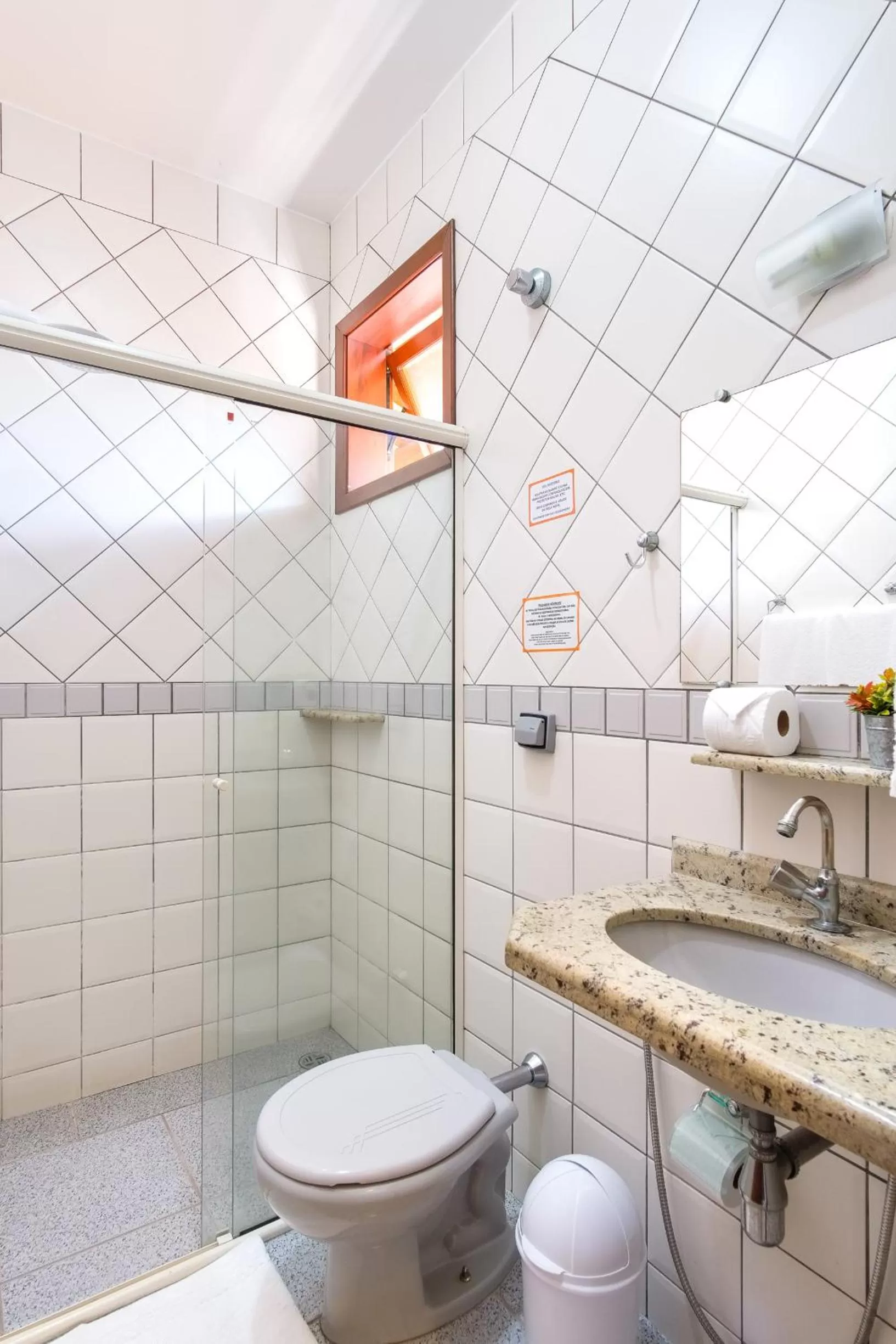 Shower in Pousada Vivamar