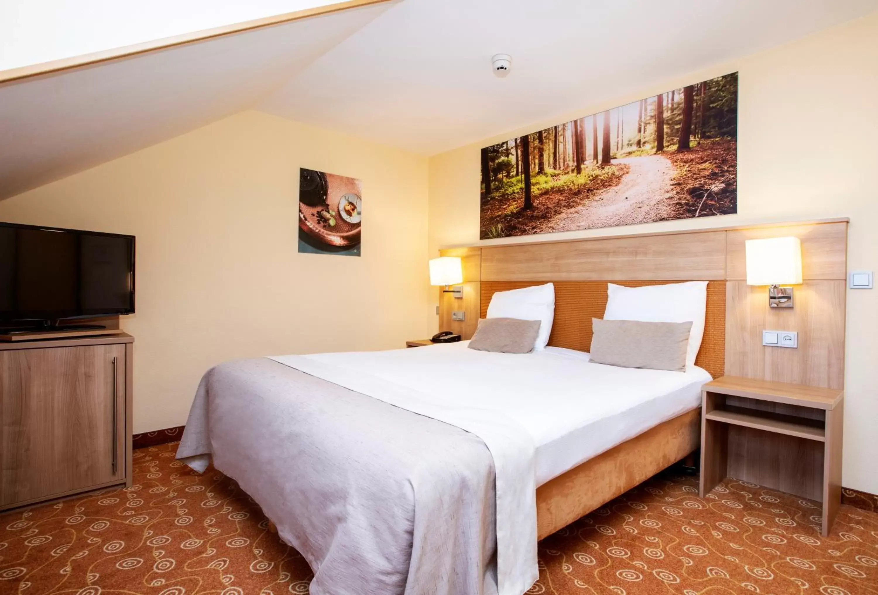 Bedroom, Bed in Fletcher Hotel-Restaurant Klein Zwitserland