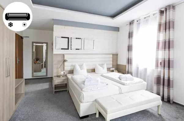 Bed in Bavaria Hotel Münchner Hof Superior