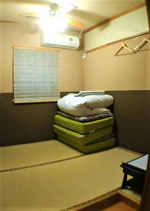 Bed in Dyeing and Hostel Nakashimaya