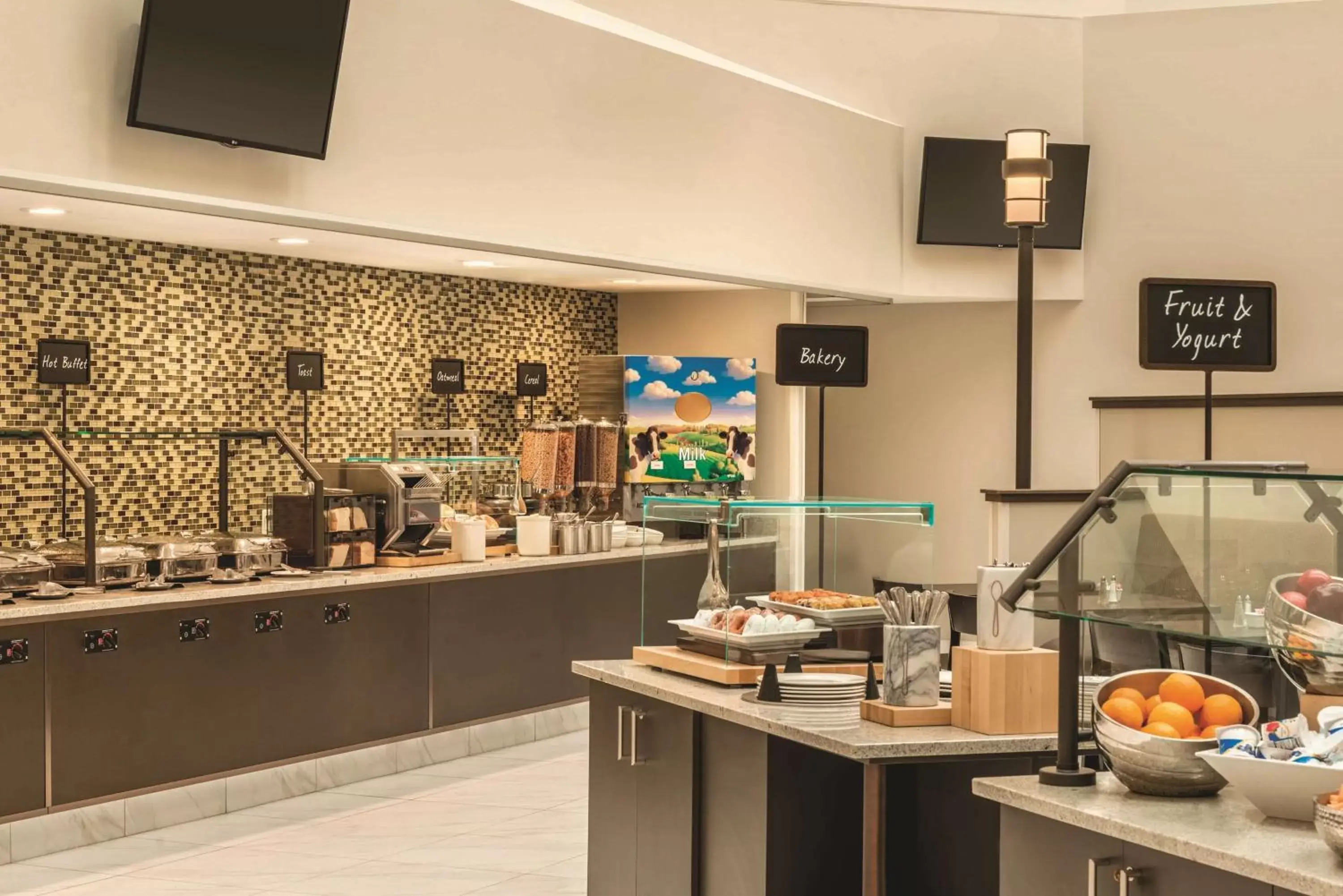 Breakfast, Restaurant/Places to Eat in Embassy Suites by Hilton Milwaukee Brookfield