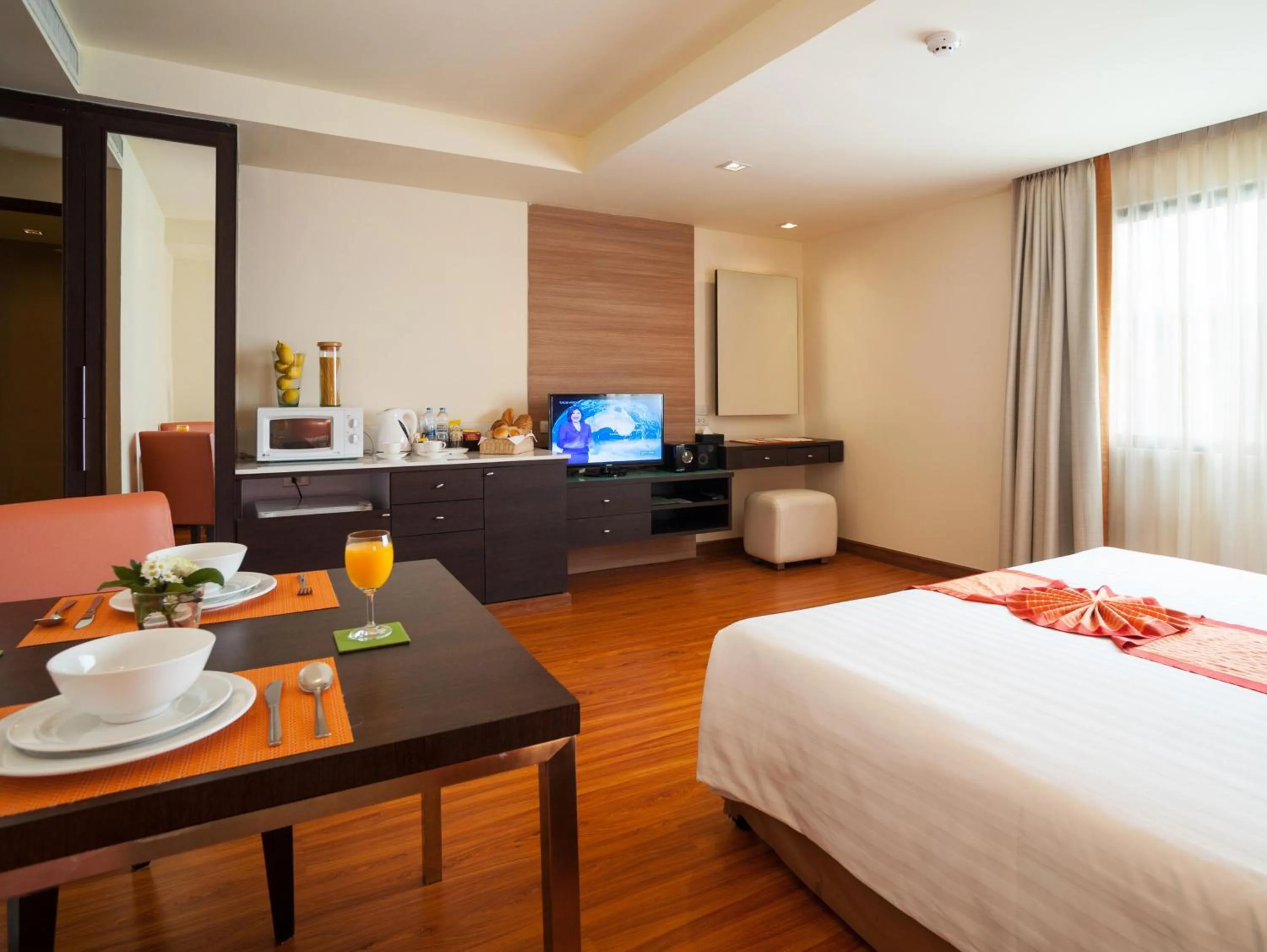 Bedroom, Bed in Aspen Suites Hotel Sukhumvit 2