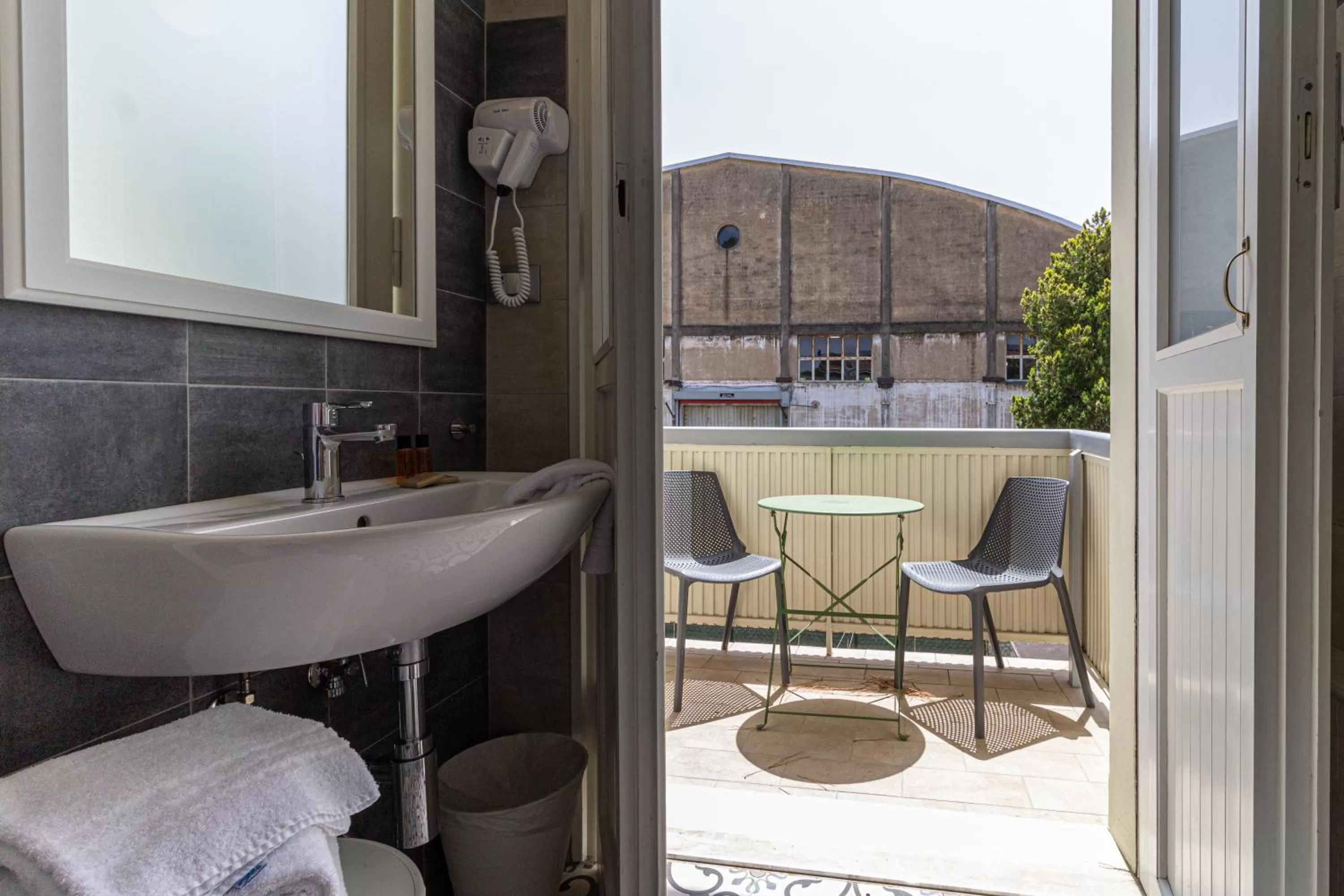 Bathroom in LA DAMA ROOM&BREAKFAST