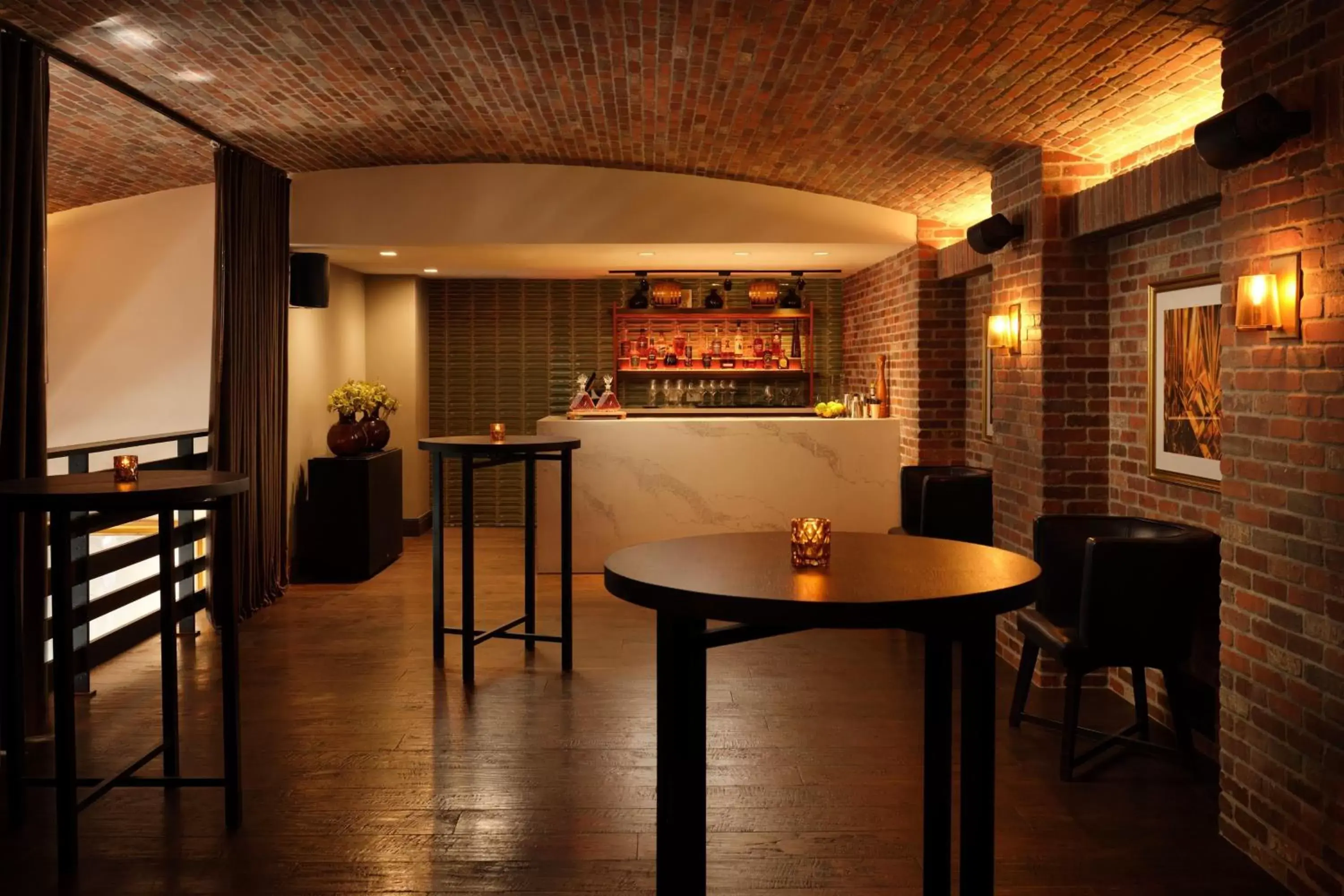 Restaurant/places to eat, Lounge/Bar in Hotel Distil, Autograph Collection