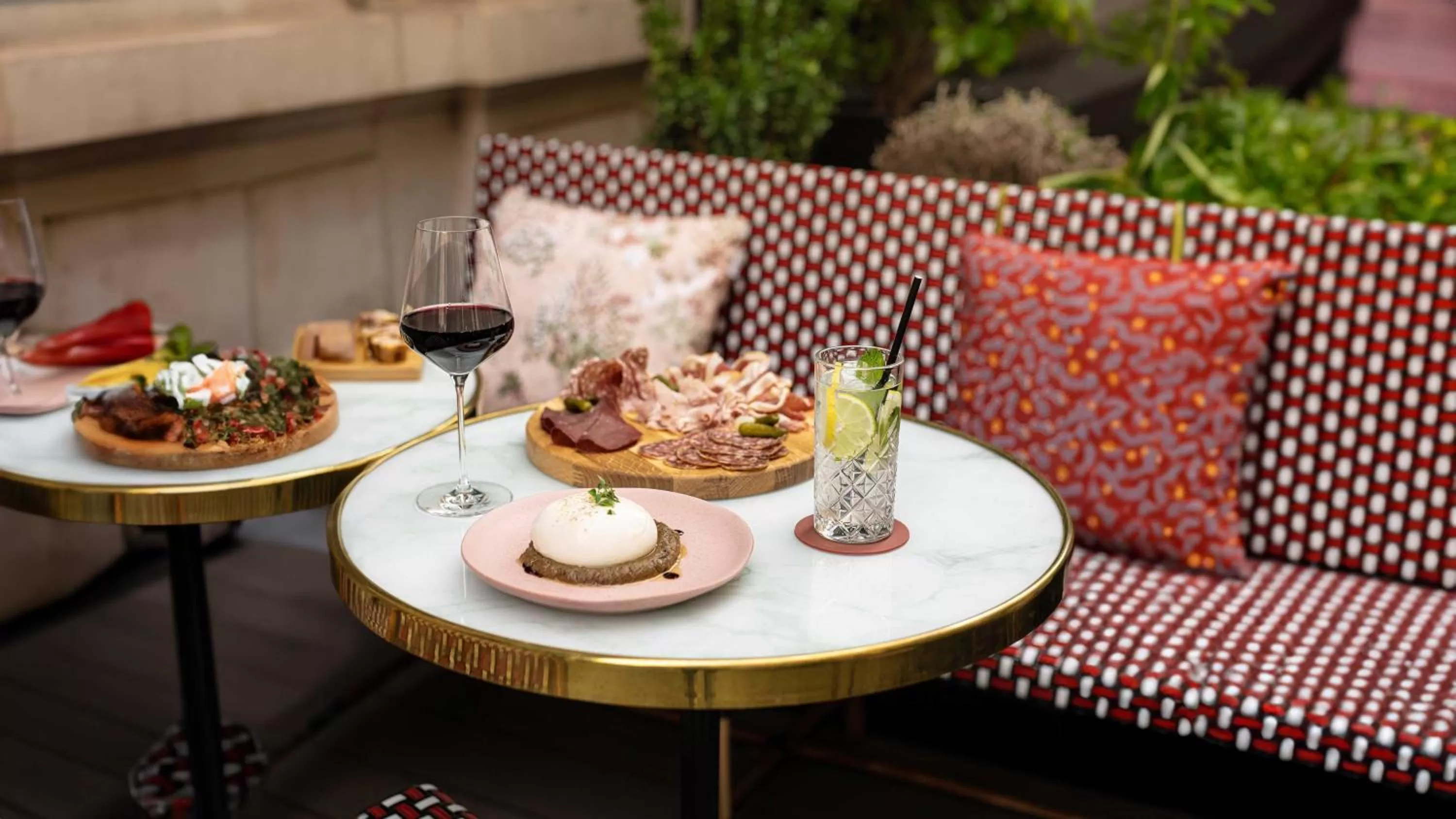 Restaurant/places to eat in Hotel Indigo Paris - Opera by IHG