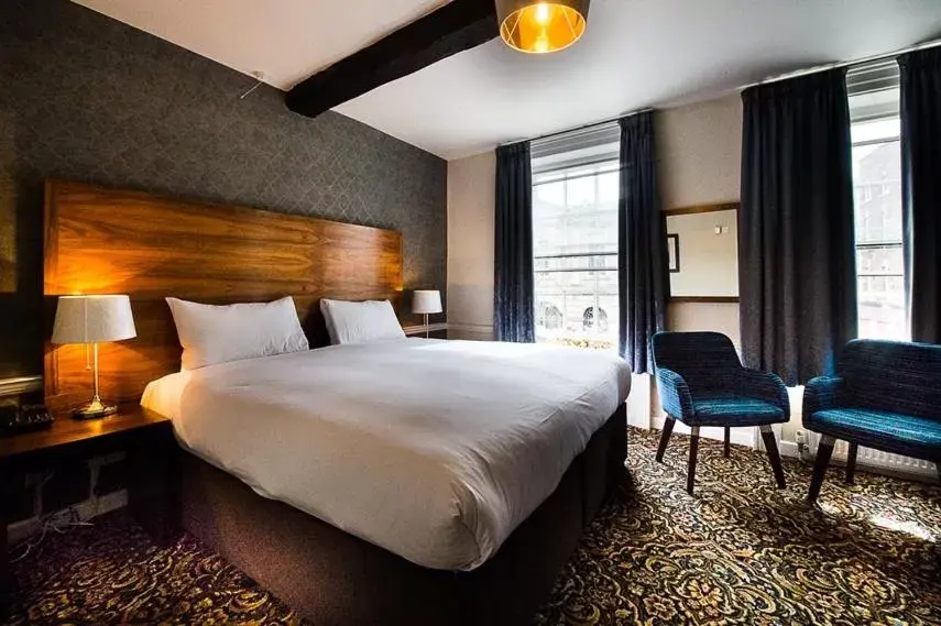 Double Room - Disability Access in George Hotel Wetherspoon